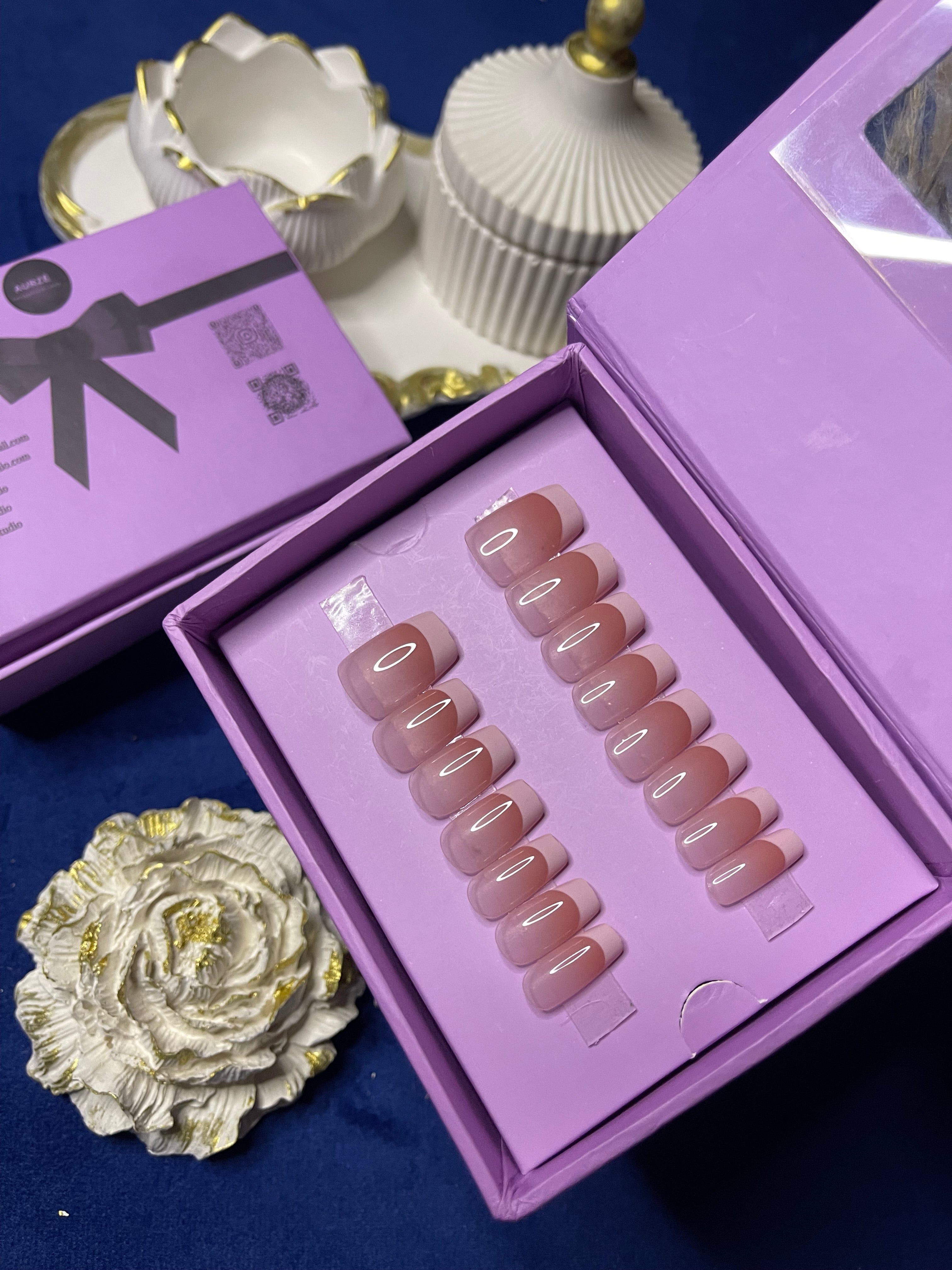 Natural Classic White French- Short Square Press Ons