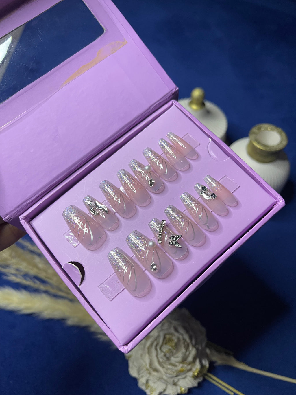 أغطية متعددة الفراشات - نعش