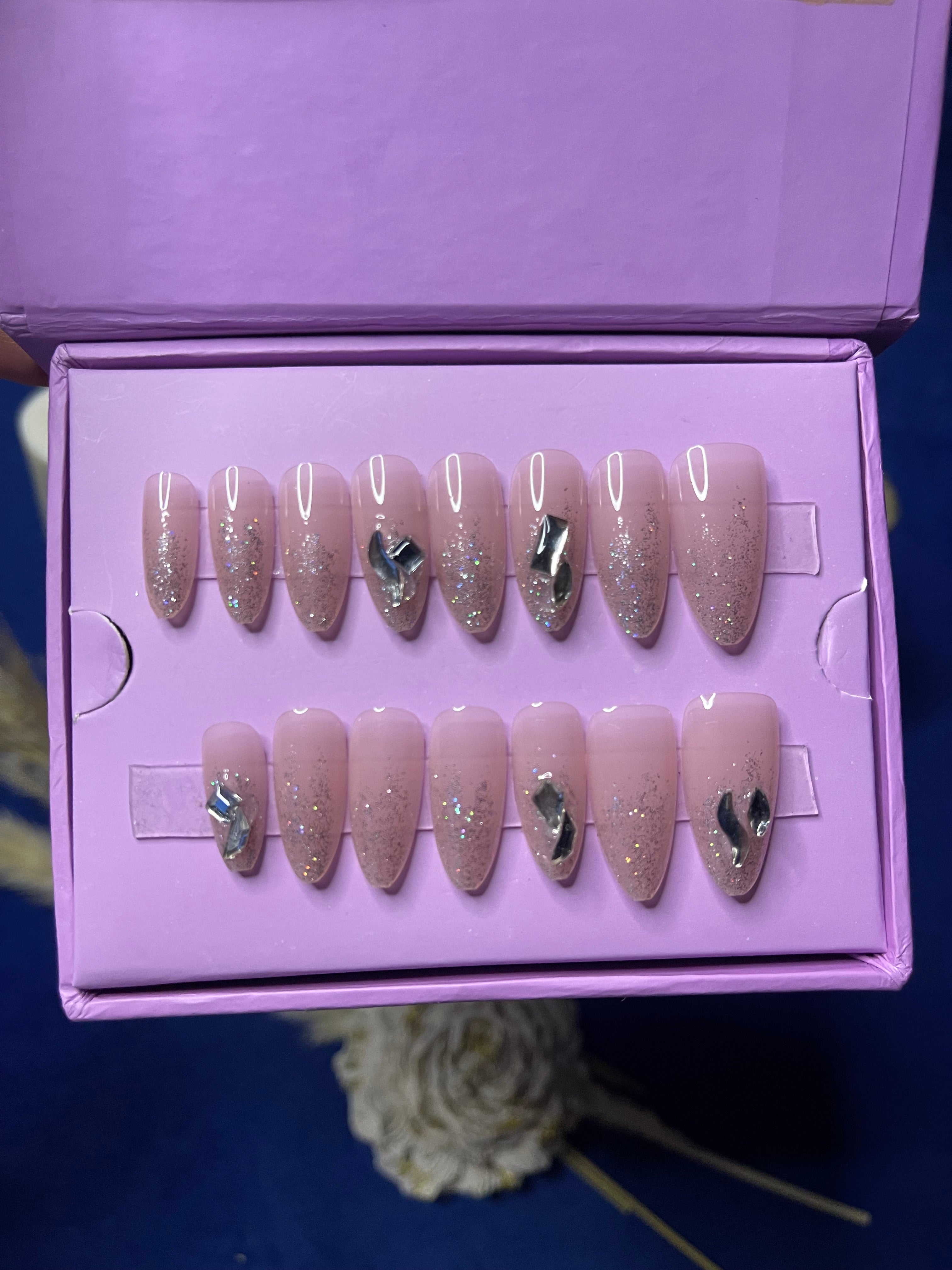 Pearly Ombre Nude -Almond Press Ons