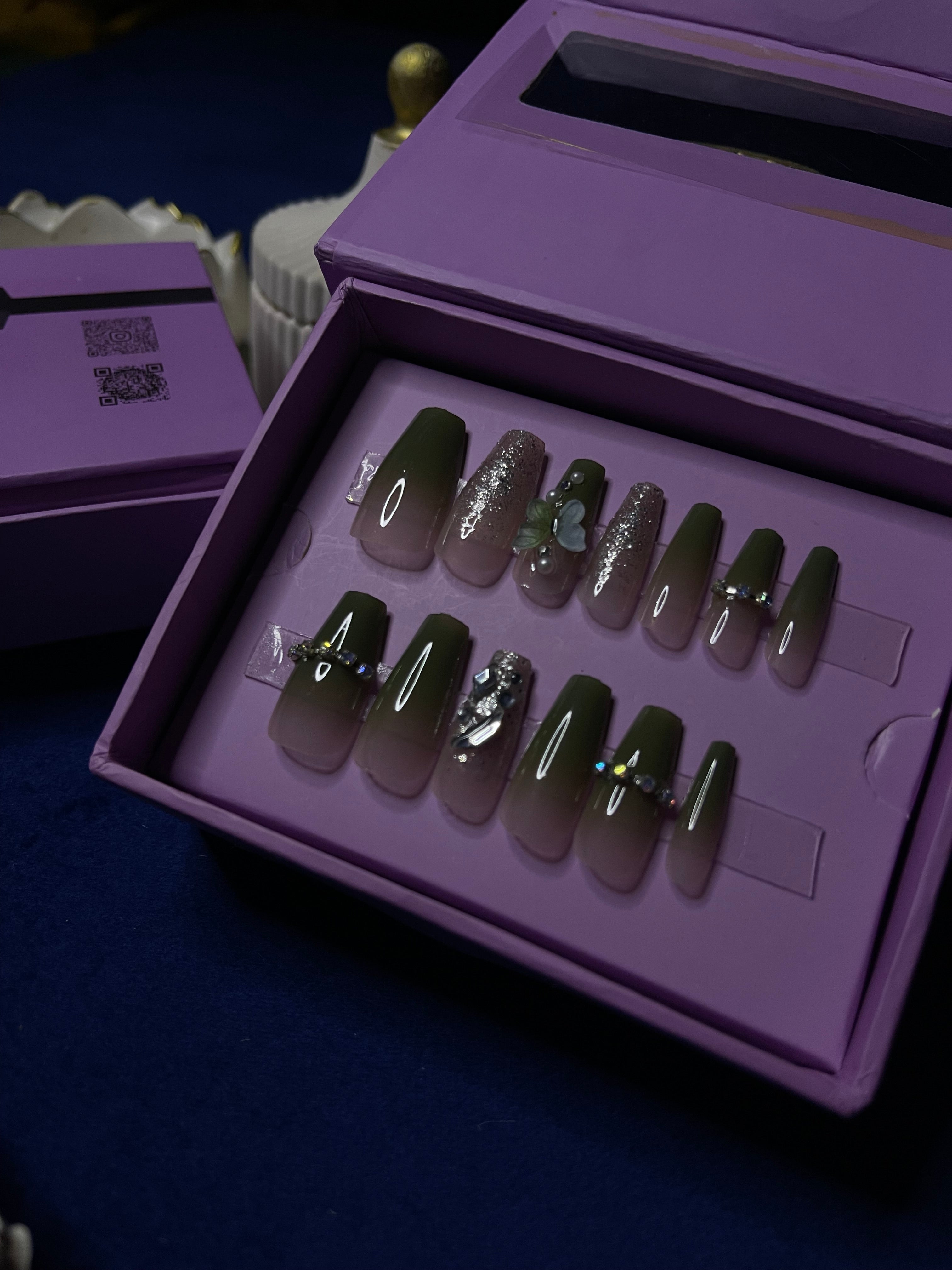 Green Gems Luxury- Coffin Press Ons