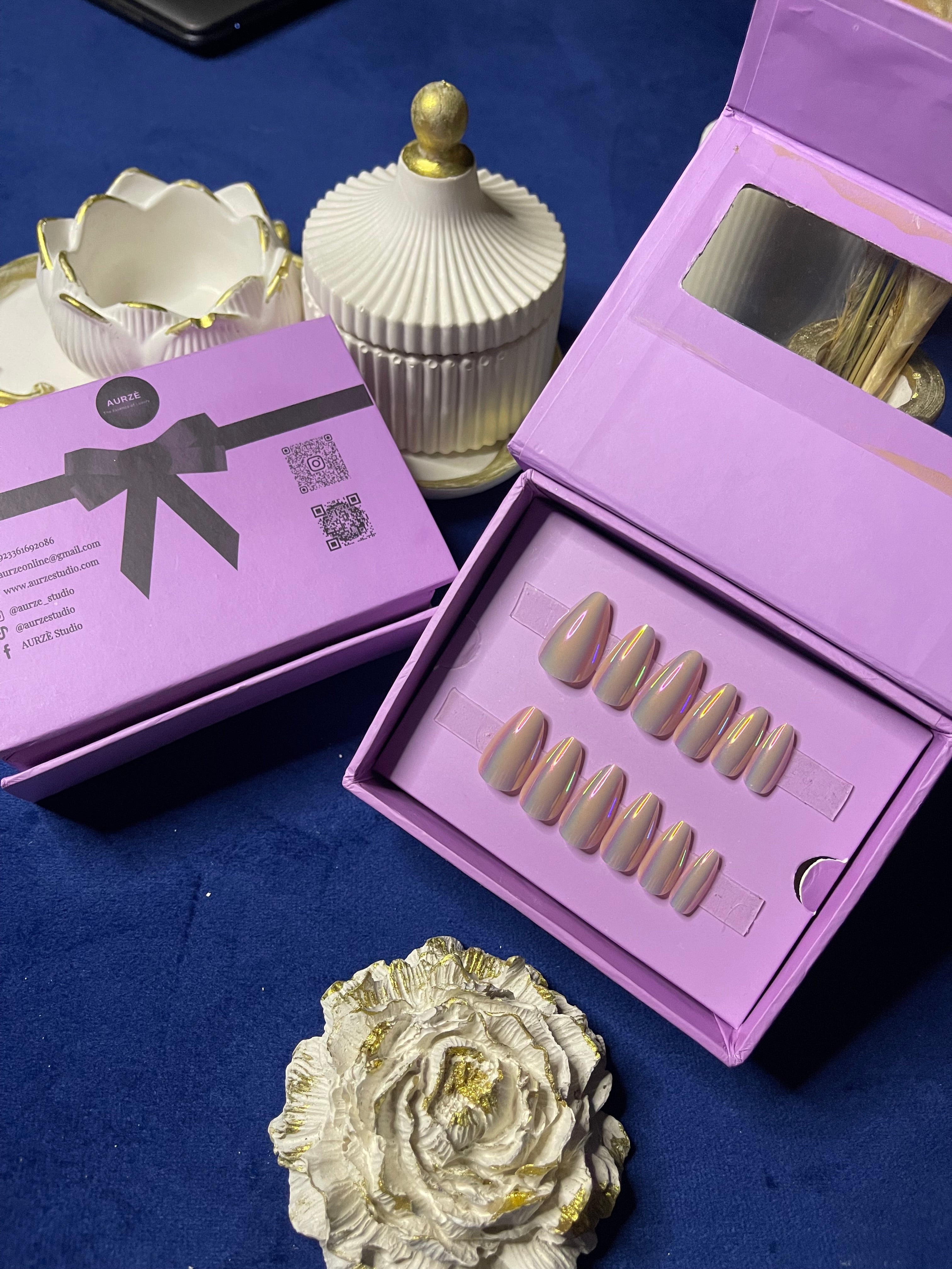 Classic Mirror Inspo - Almond Press Ons