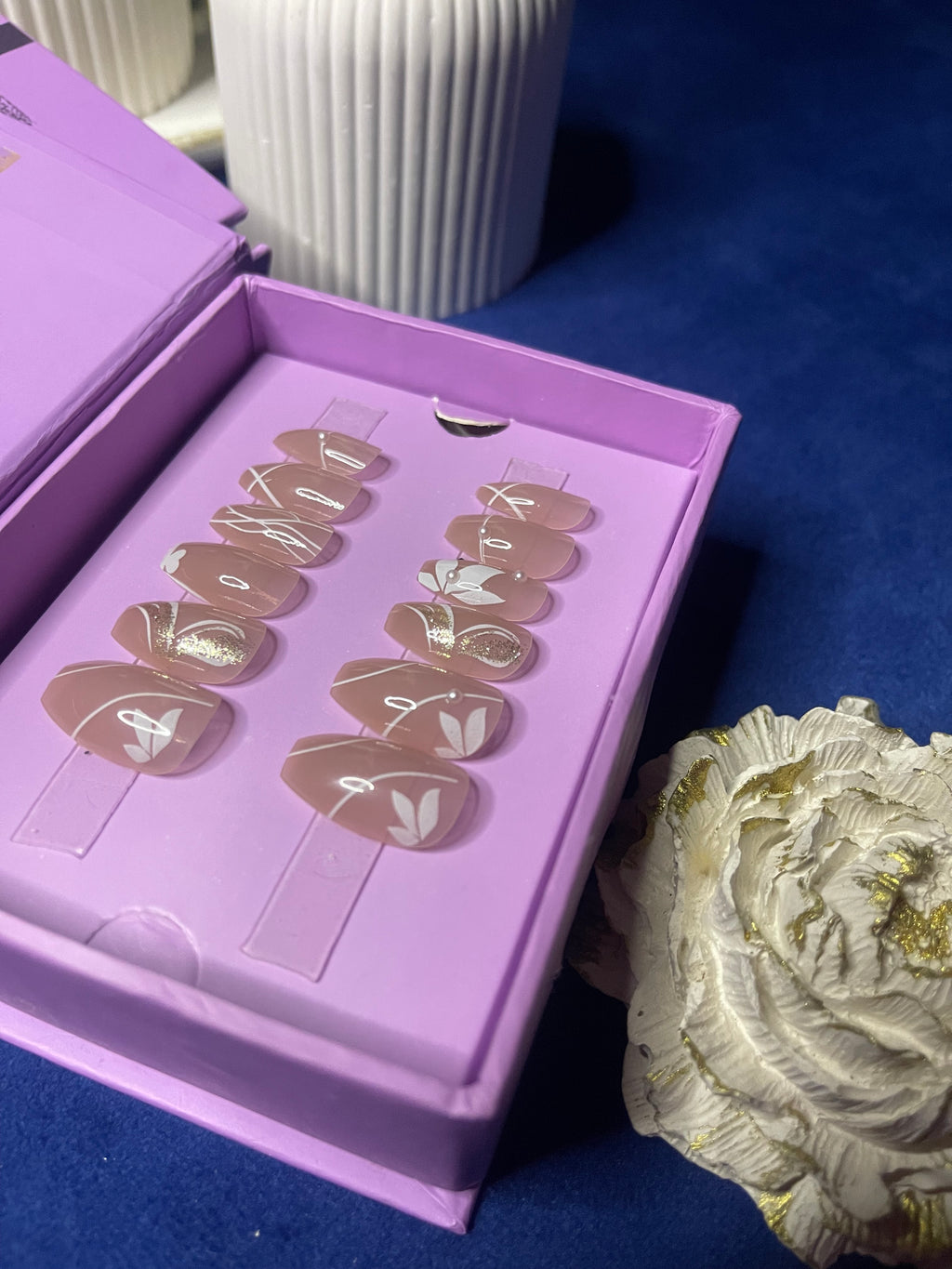 Nude White Floral - Coffin Press On Nails