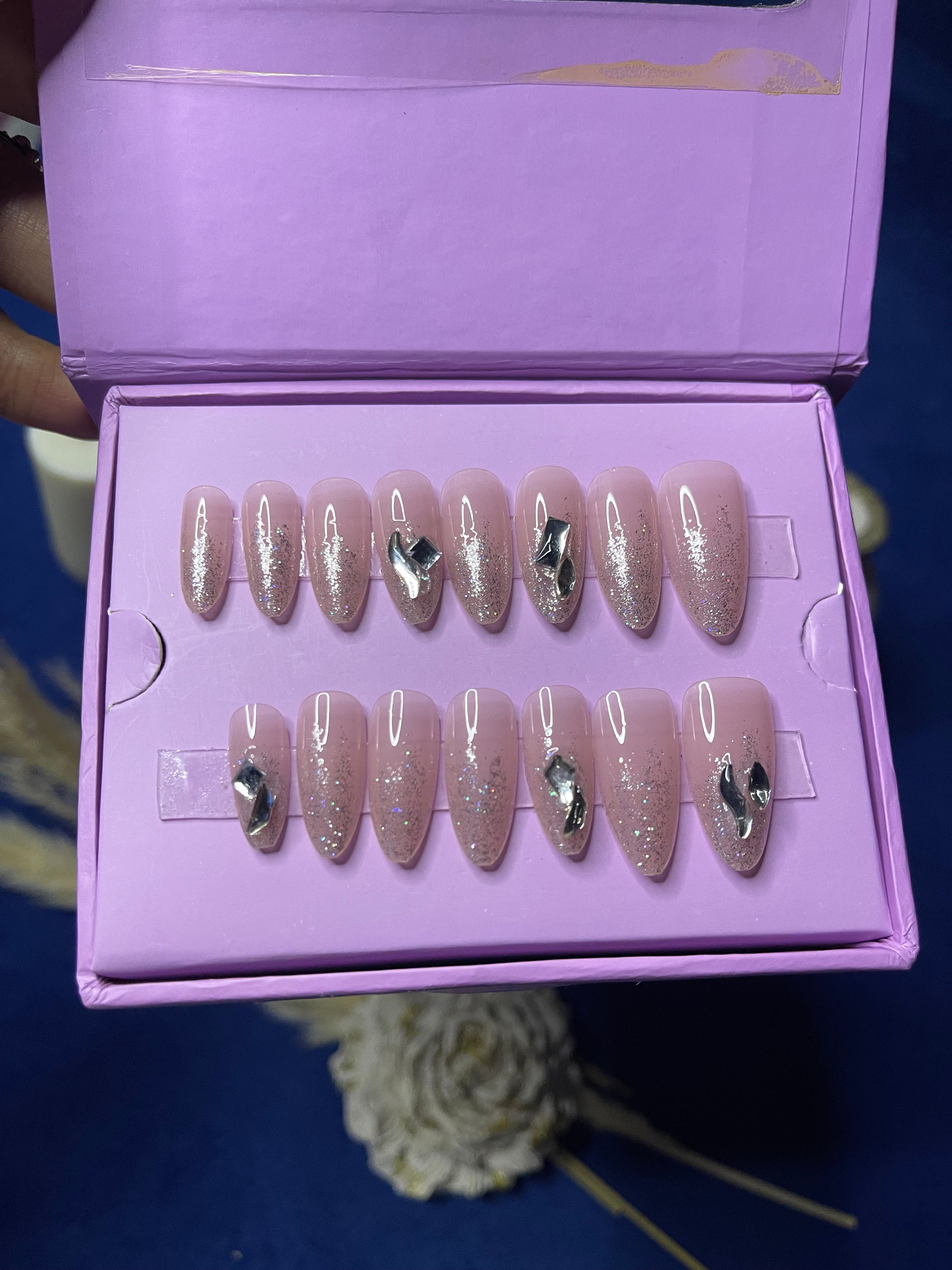 Pearly Ombre Nude -Almond Press Ons