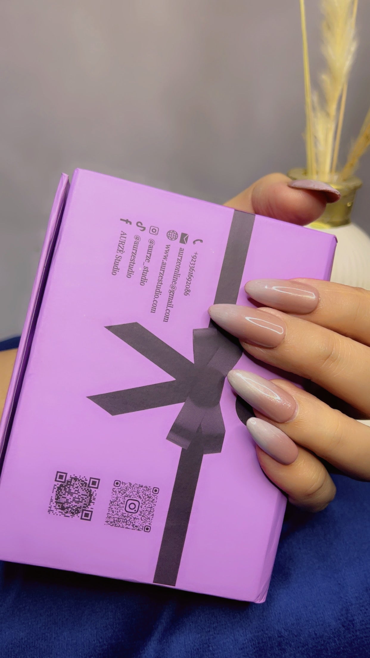 Realistic Ombre - Almond Press On Nails