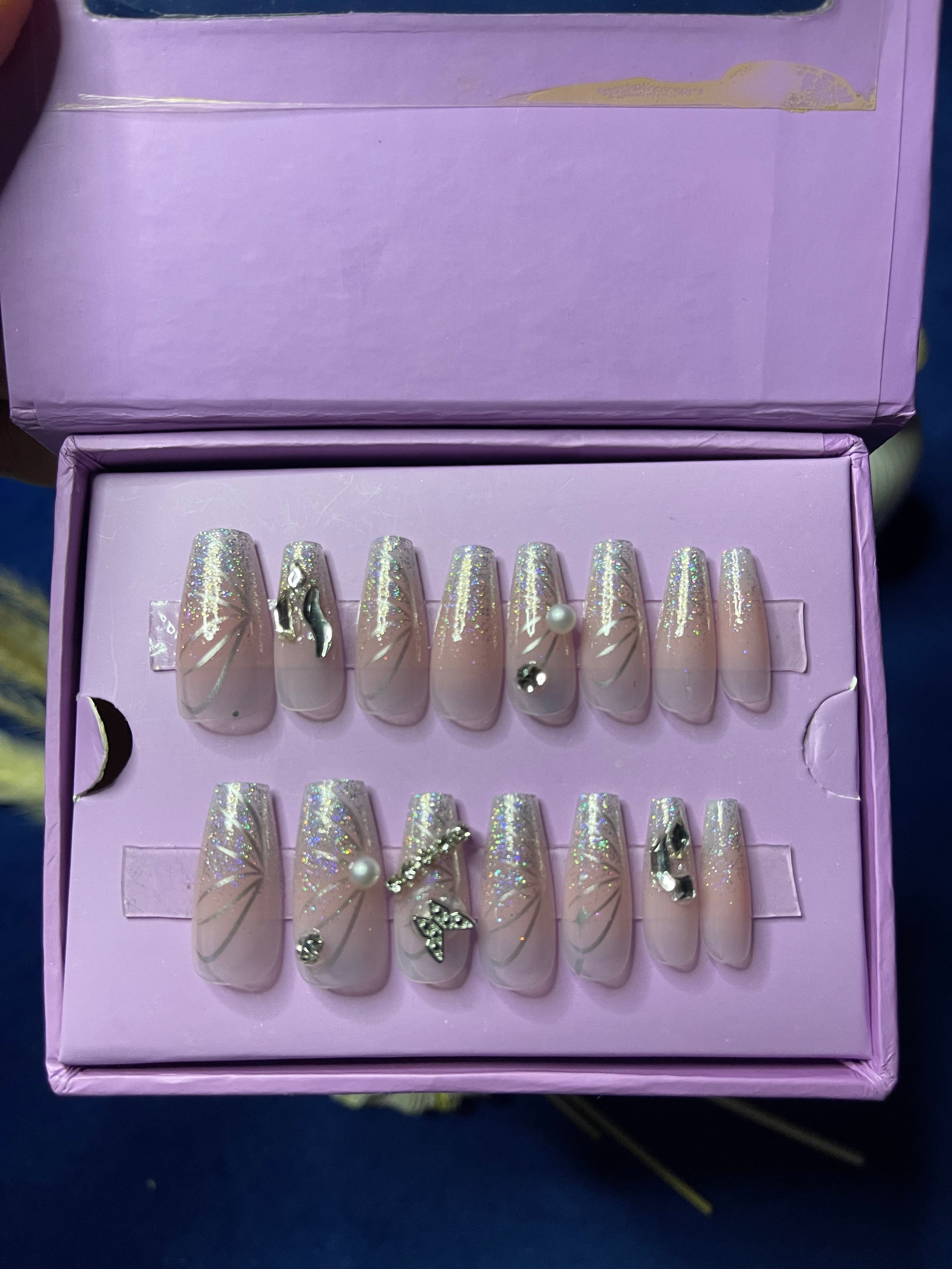 أغطية متعددة الفراشات - نعش