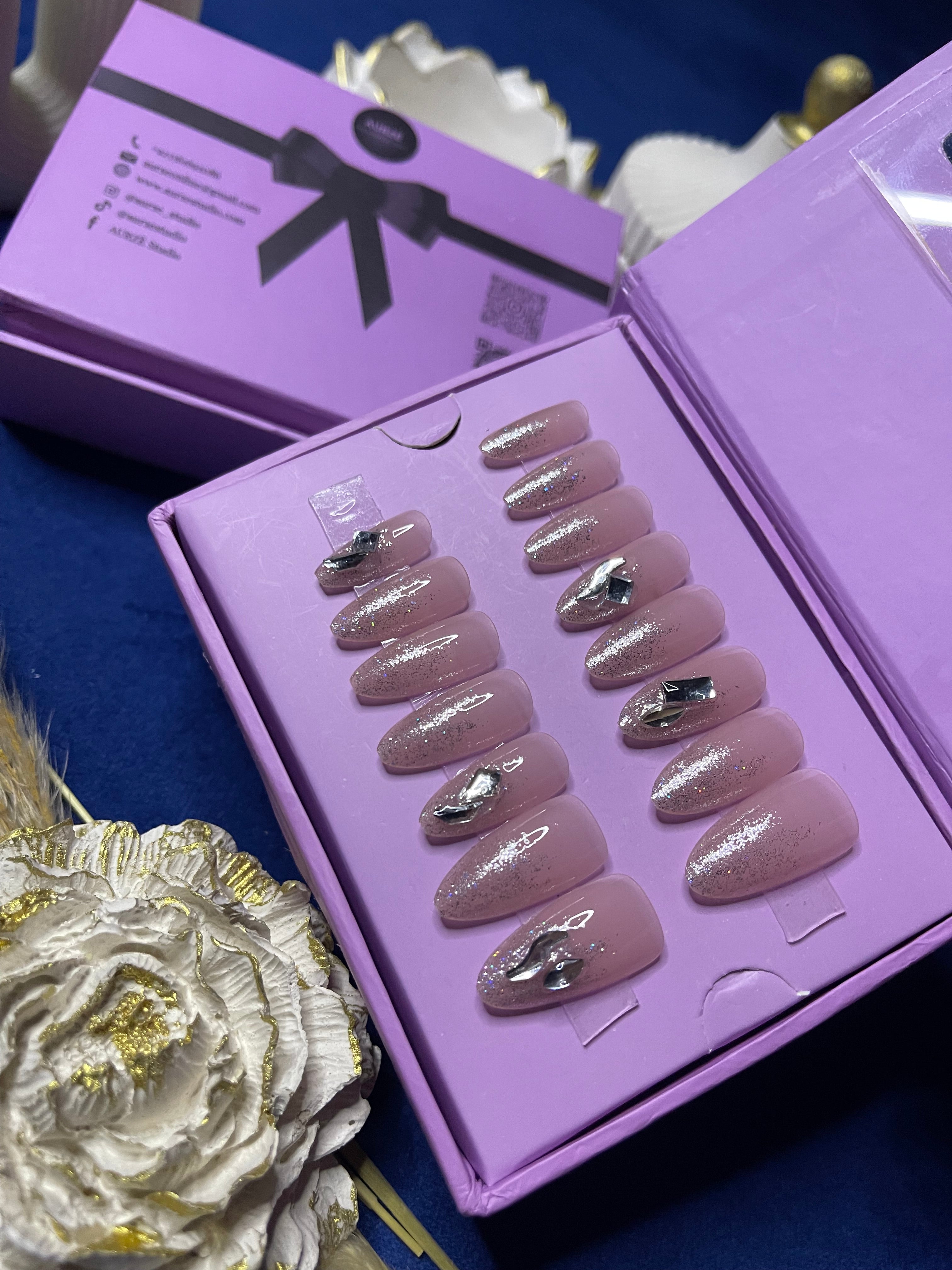 Pearly Ombre Nude -Almond Press Ons