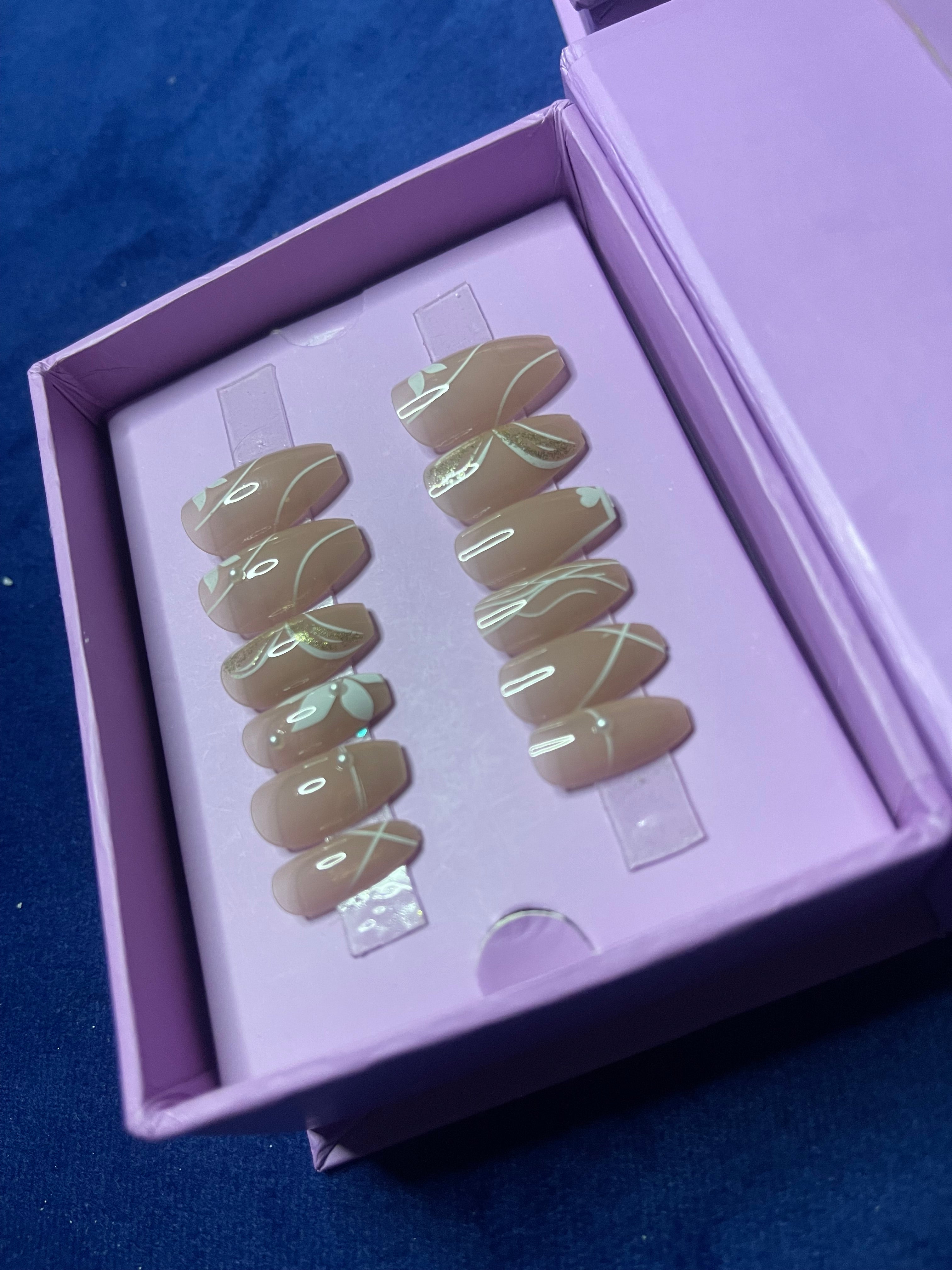 Nude White Floral - Coffin Press On Nails