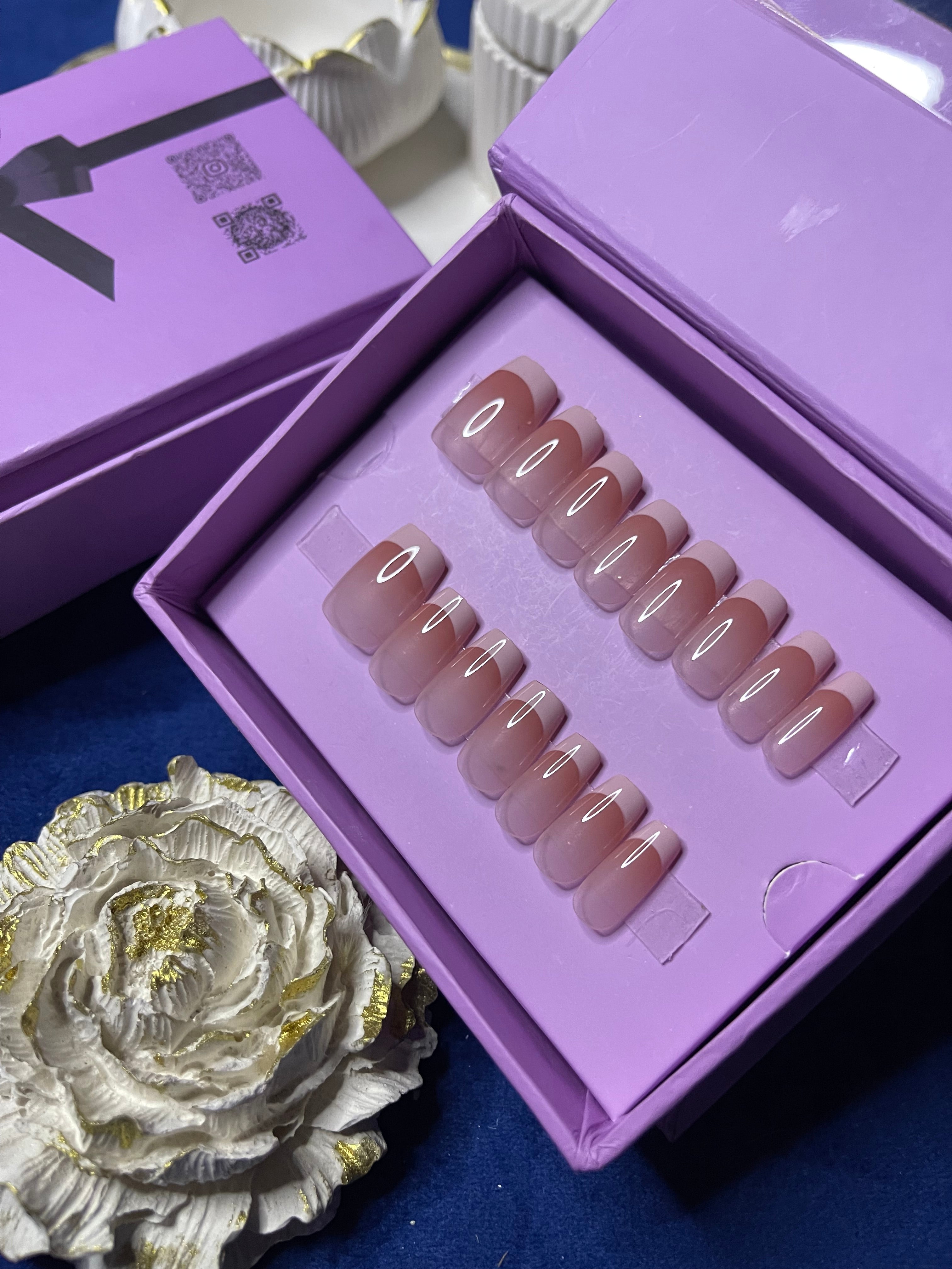 Natural Classic White French- Short Square Press Ons