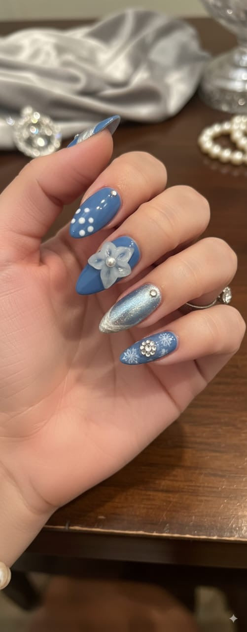 Blue Star - Medium Almond Press Ons