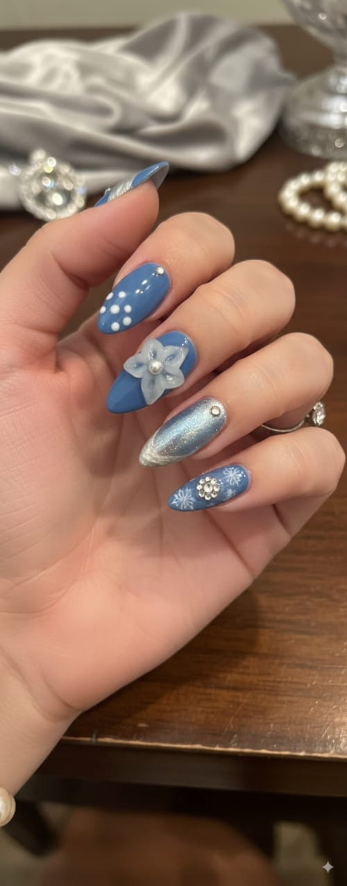 Blue Star - Medium Almond Press Ons