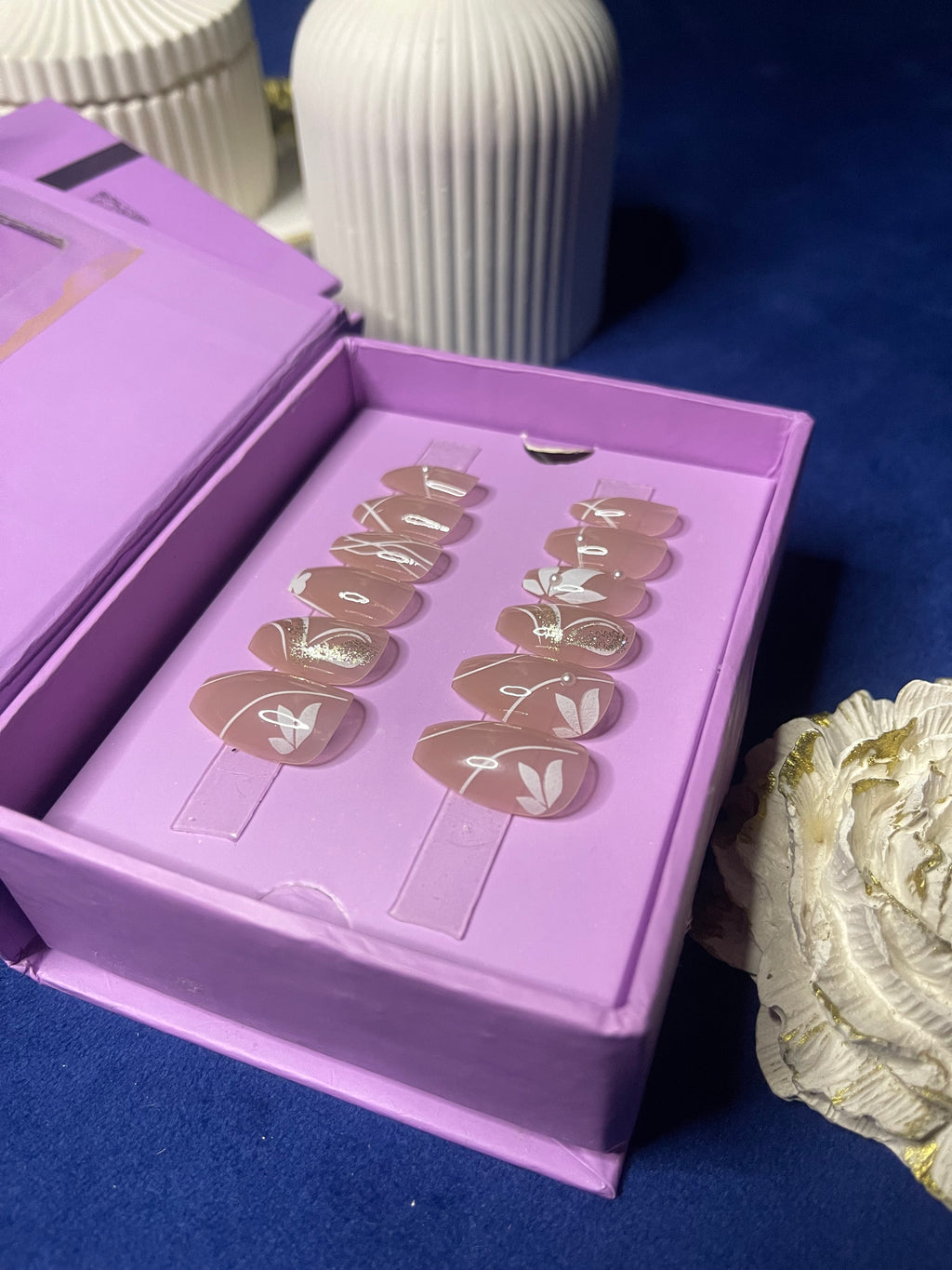 Nude White Floral - Coffin Press On Nails