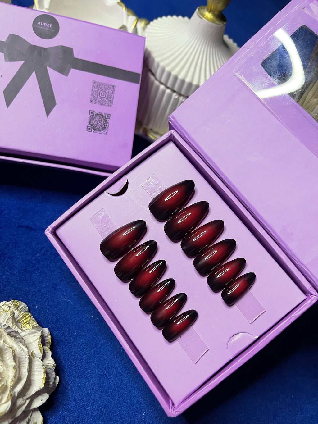 Red & Black Round Ombre - Almond Press Ons