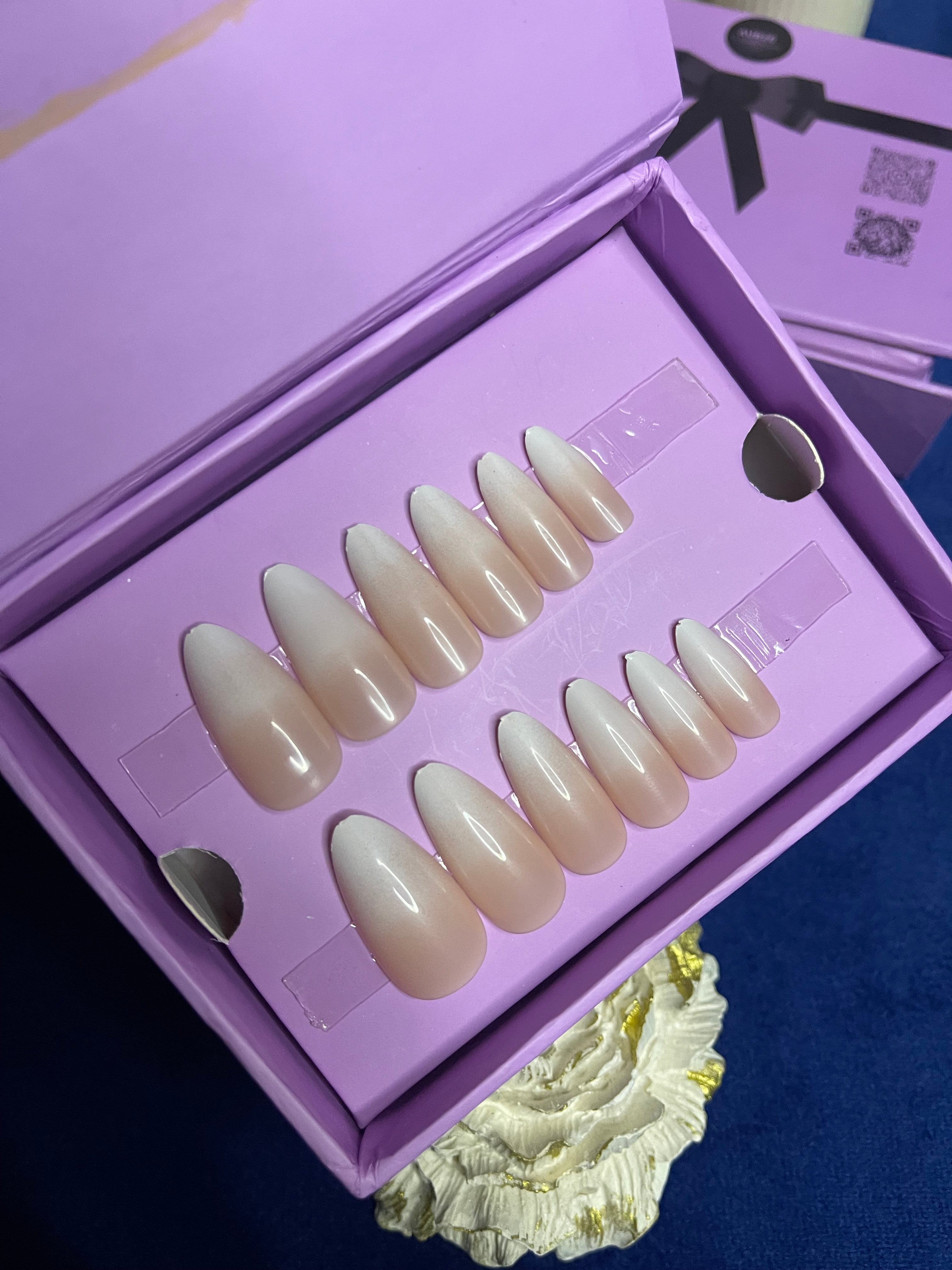 Nude Ombre - Long Almond press Ons