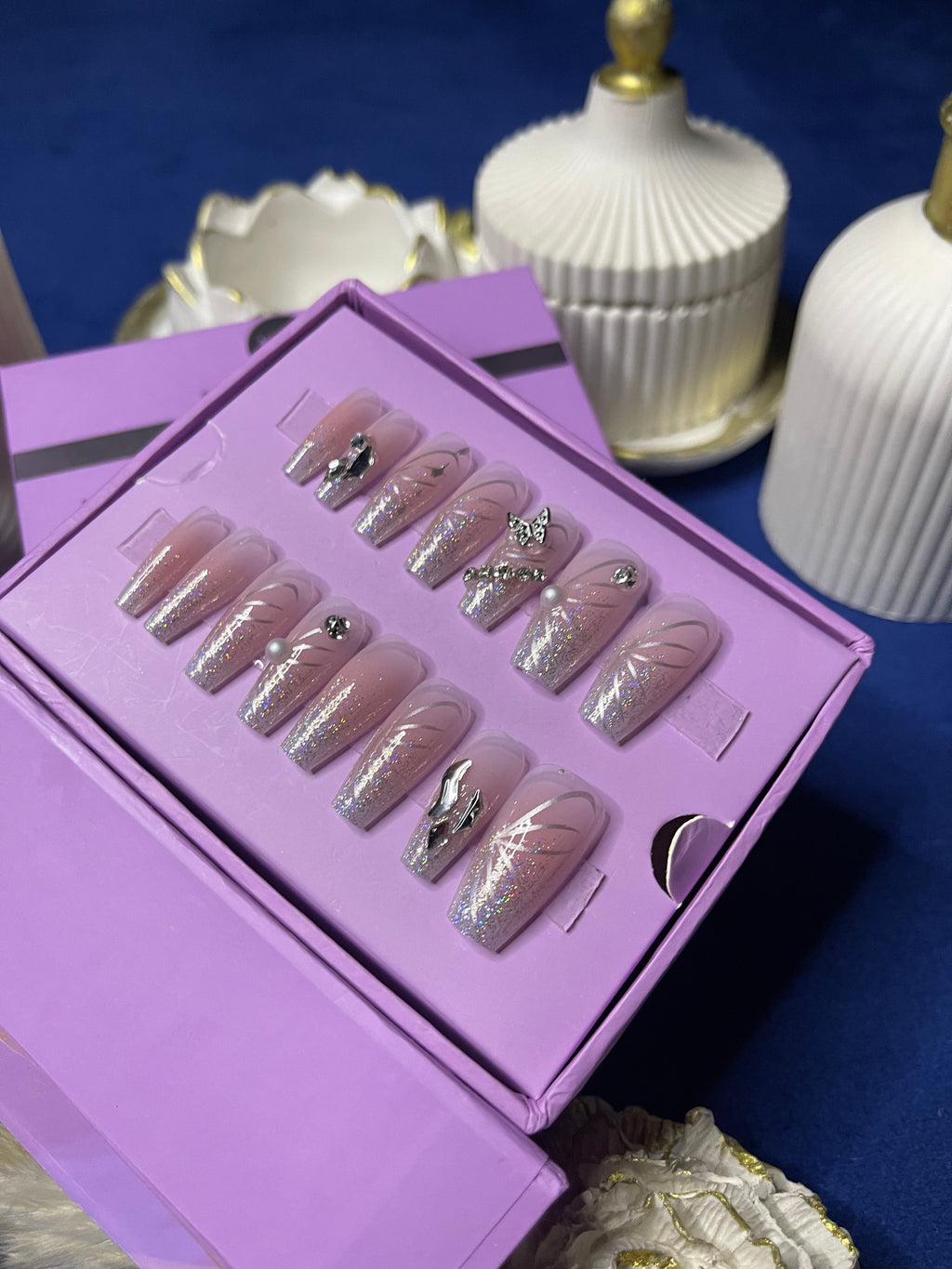 أغطية متعددة الفراشات - نعش