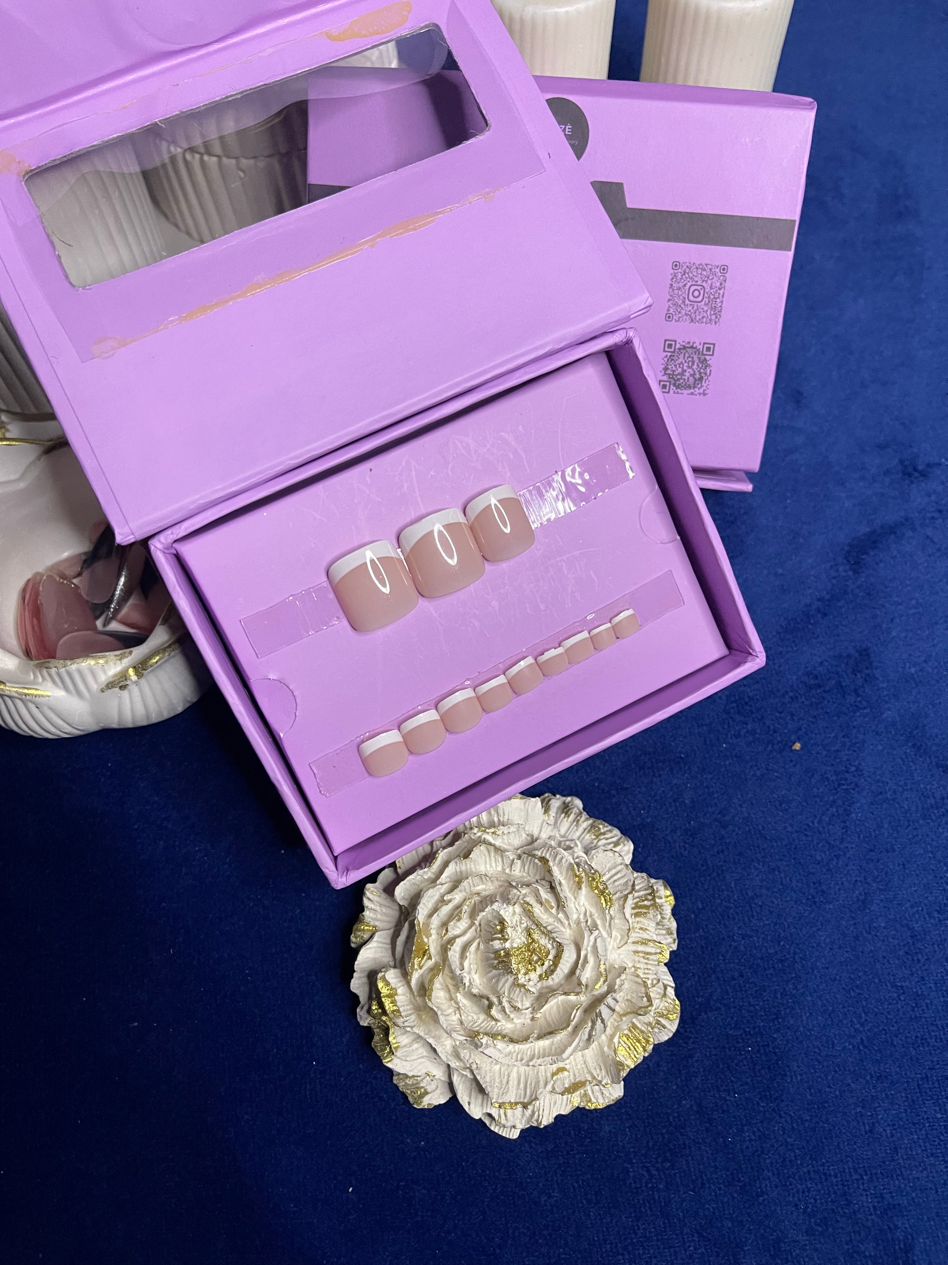 Nude French - toe nails