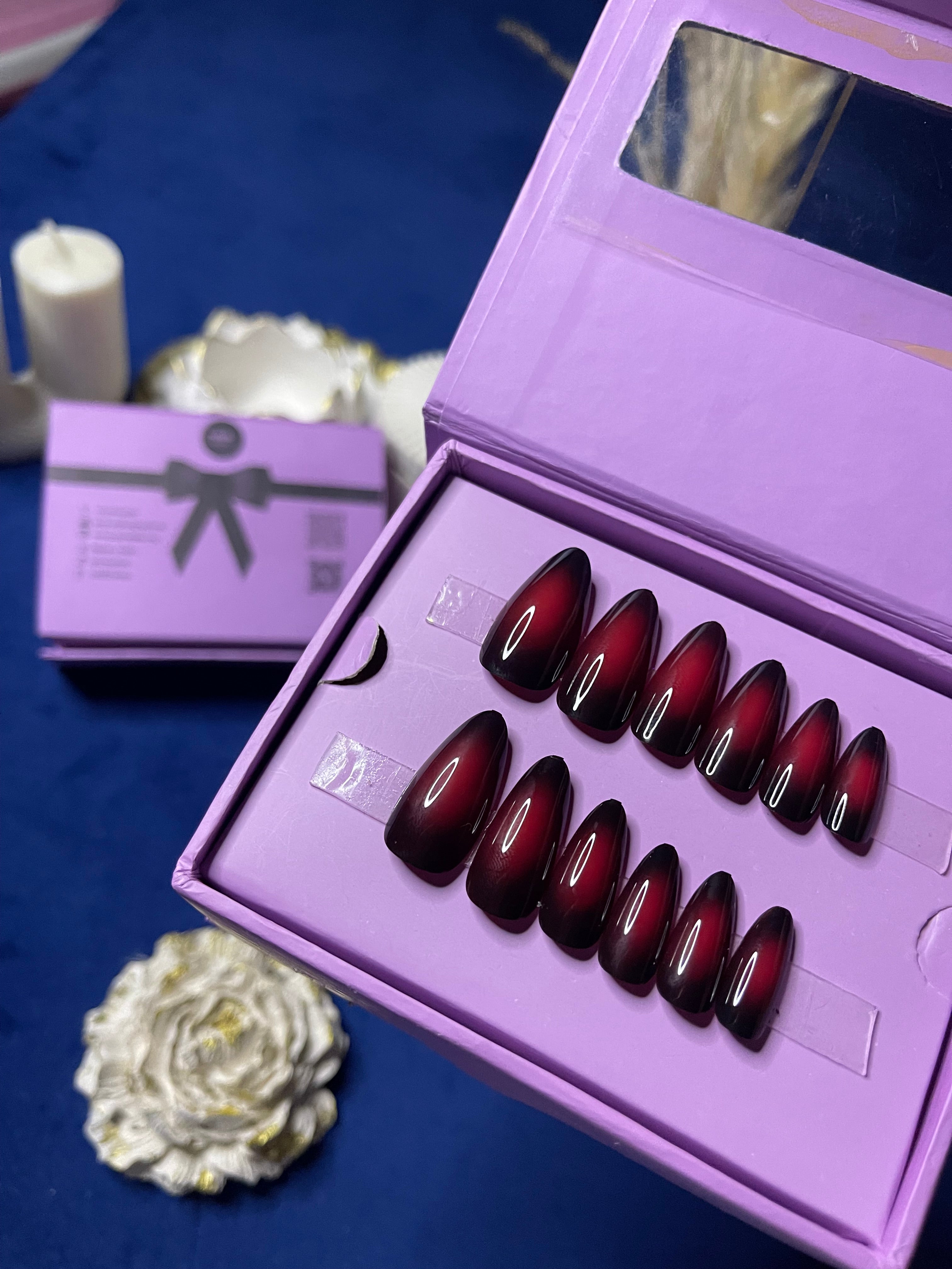 Red & Black Round Ombre - Almond Press Ons