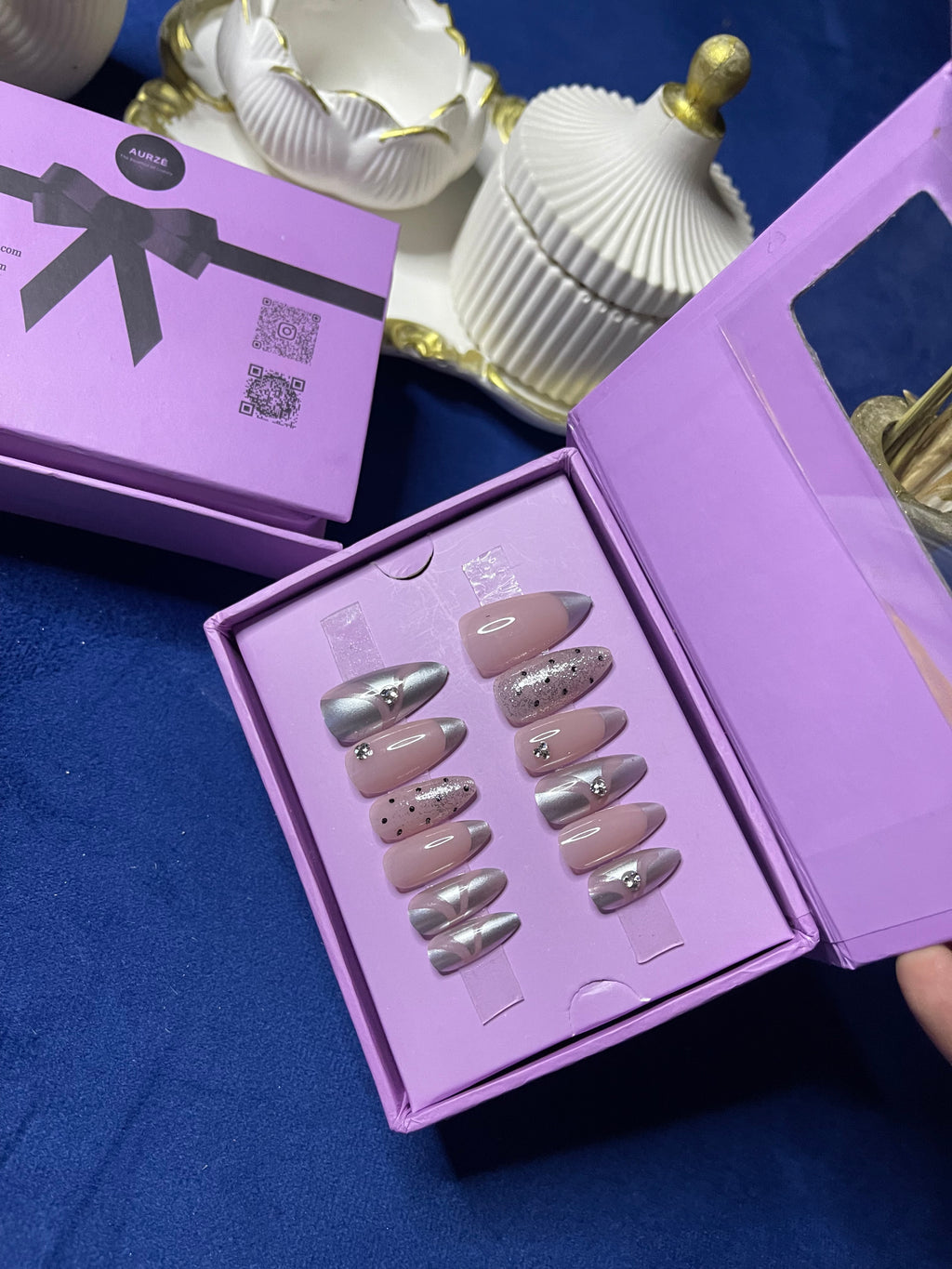 Polka Dots & Chrome - Almond Press Ons