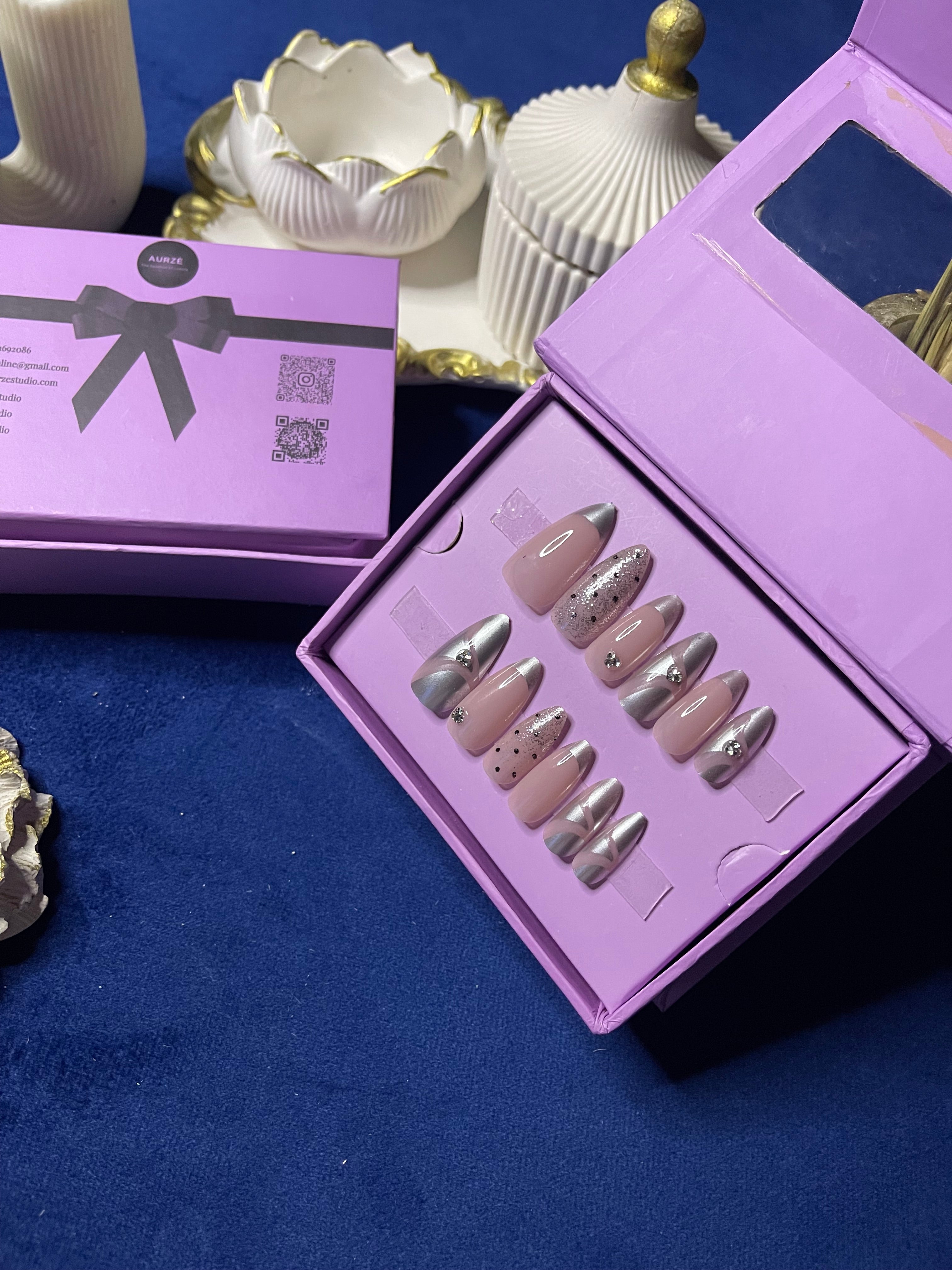 Polka Dots & Chrome - Almond Press Ons