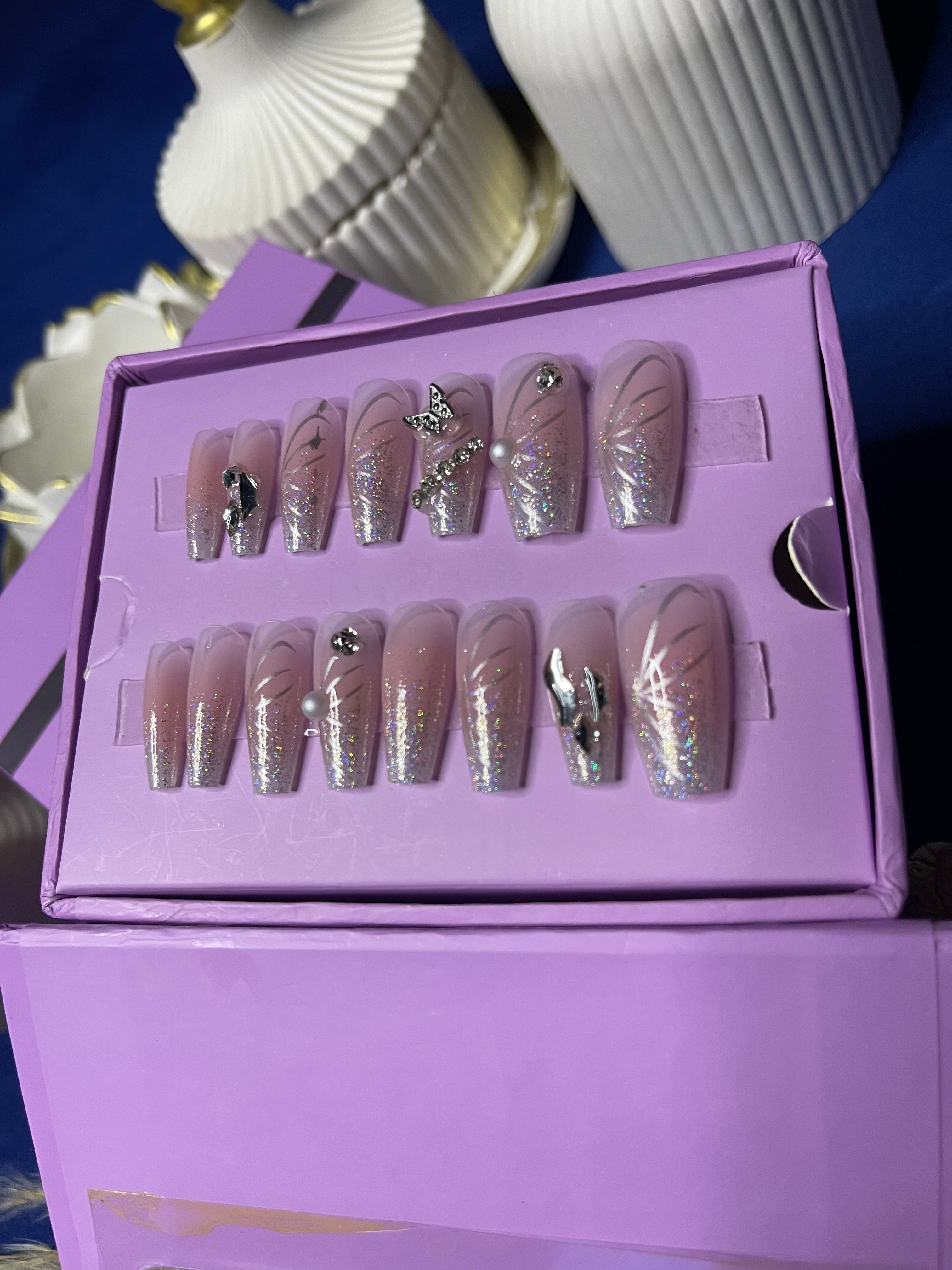 أغطية متعددة الفراشات - نعش