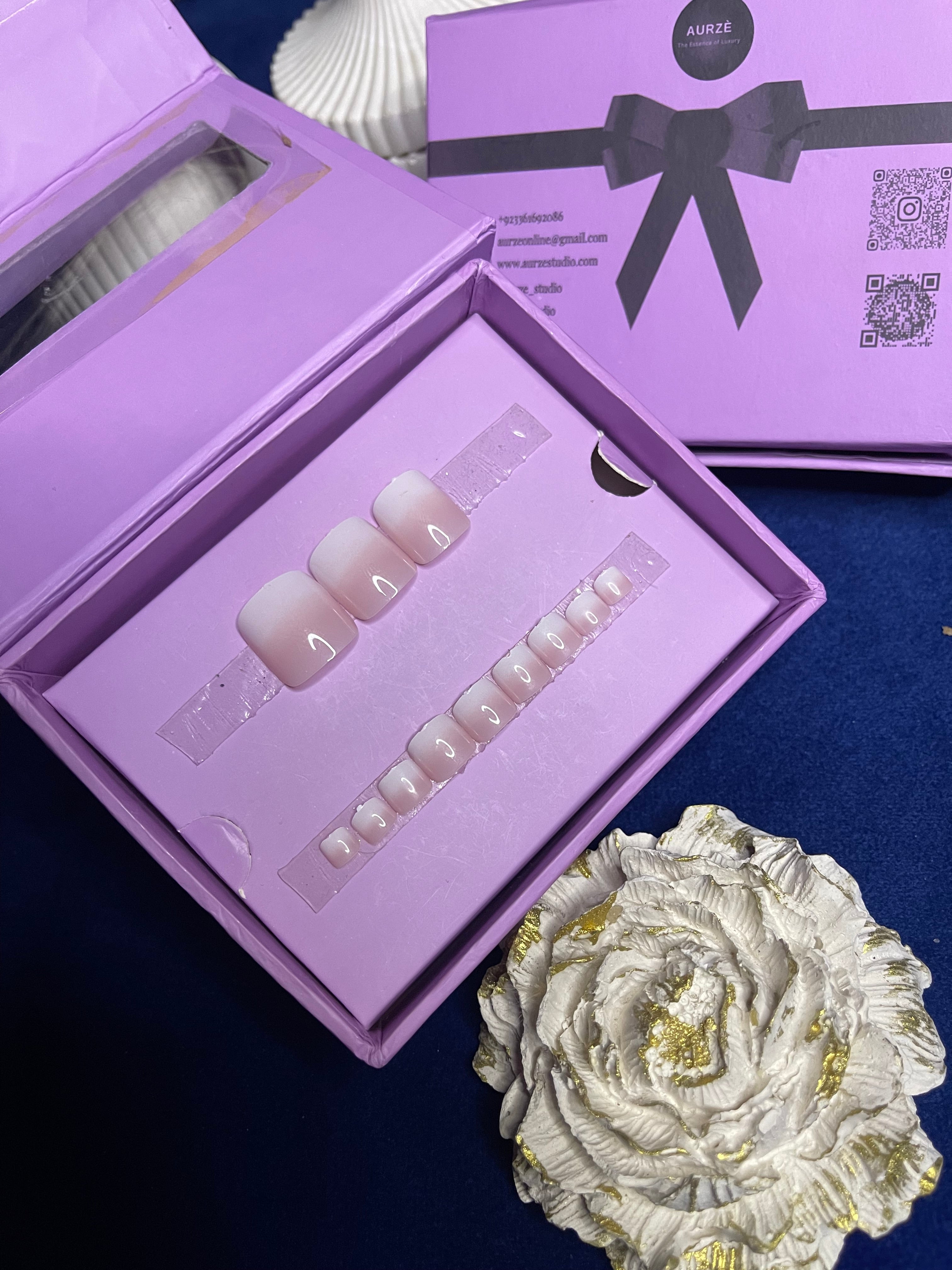 Nude Ombre - toe nails