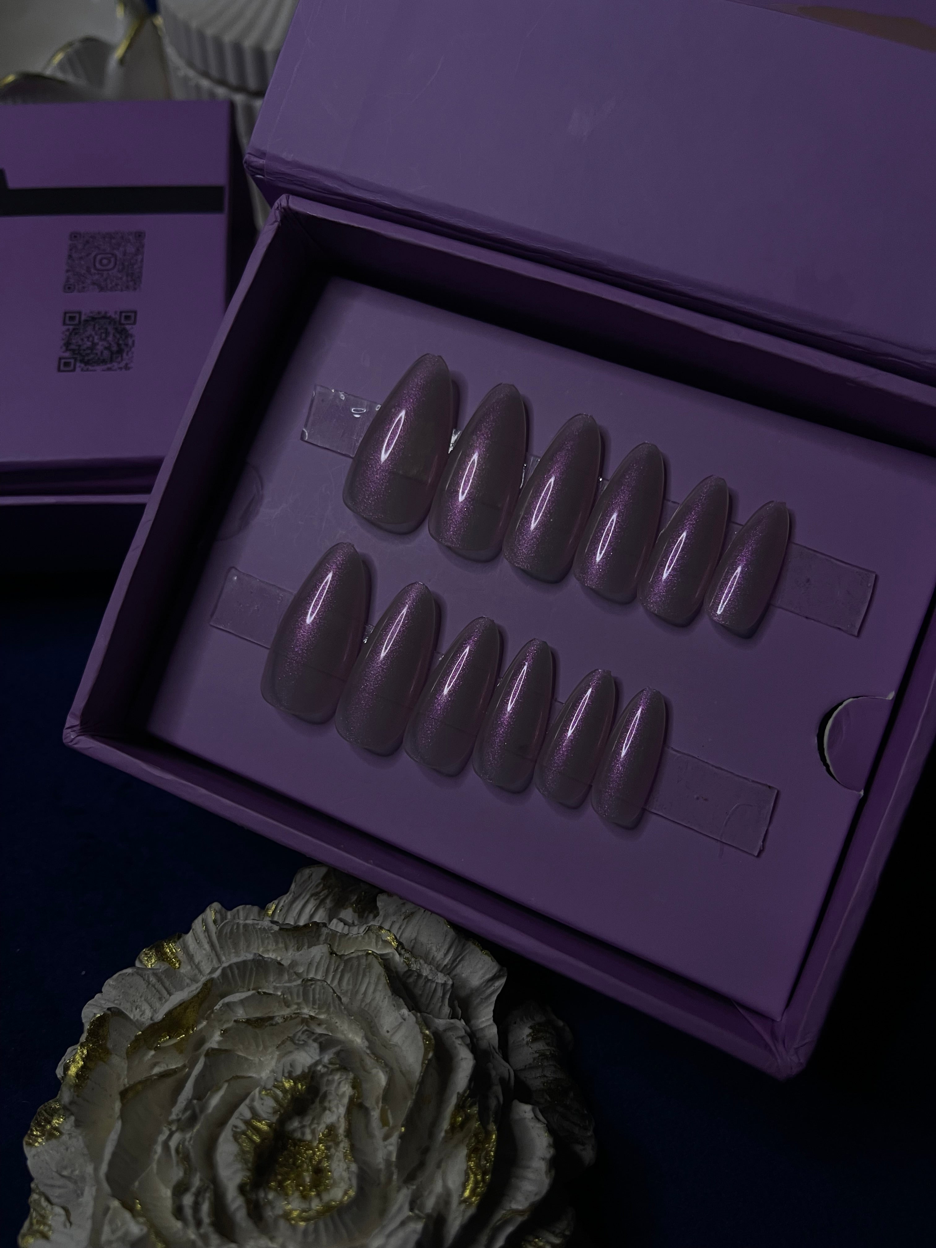 Champaigne Mirror- Almond Press Ons