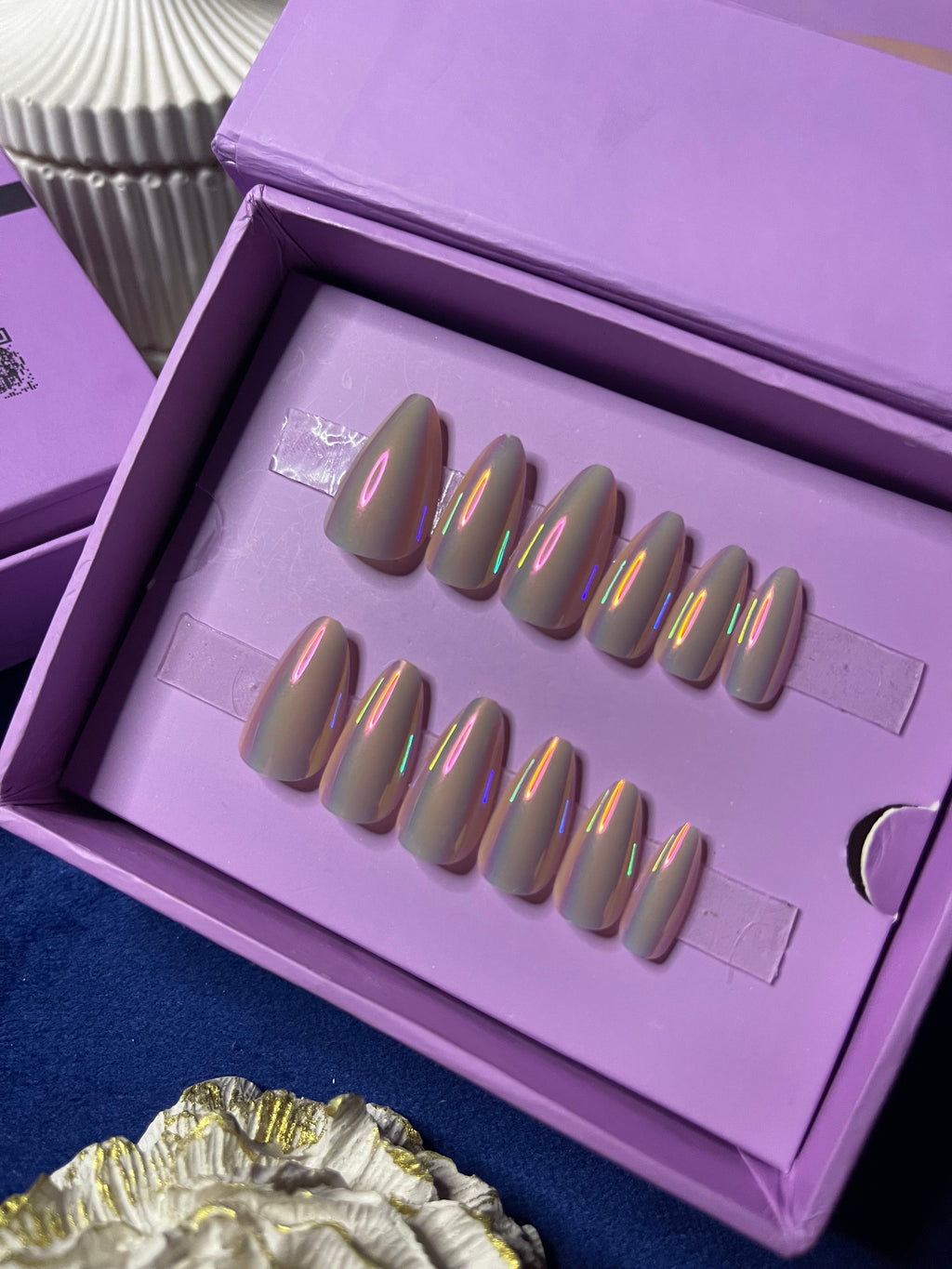 Classic Mirror Inspo - Almond Press Ons