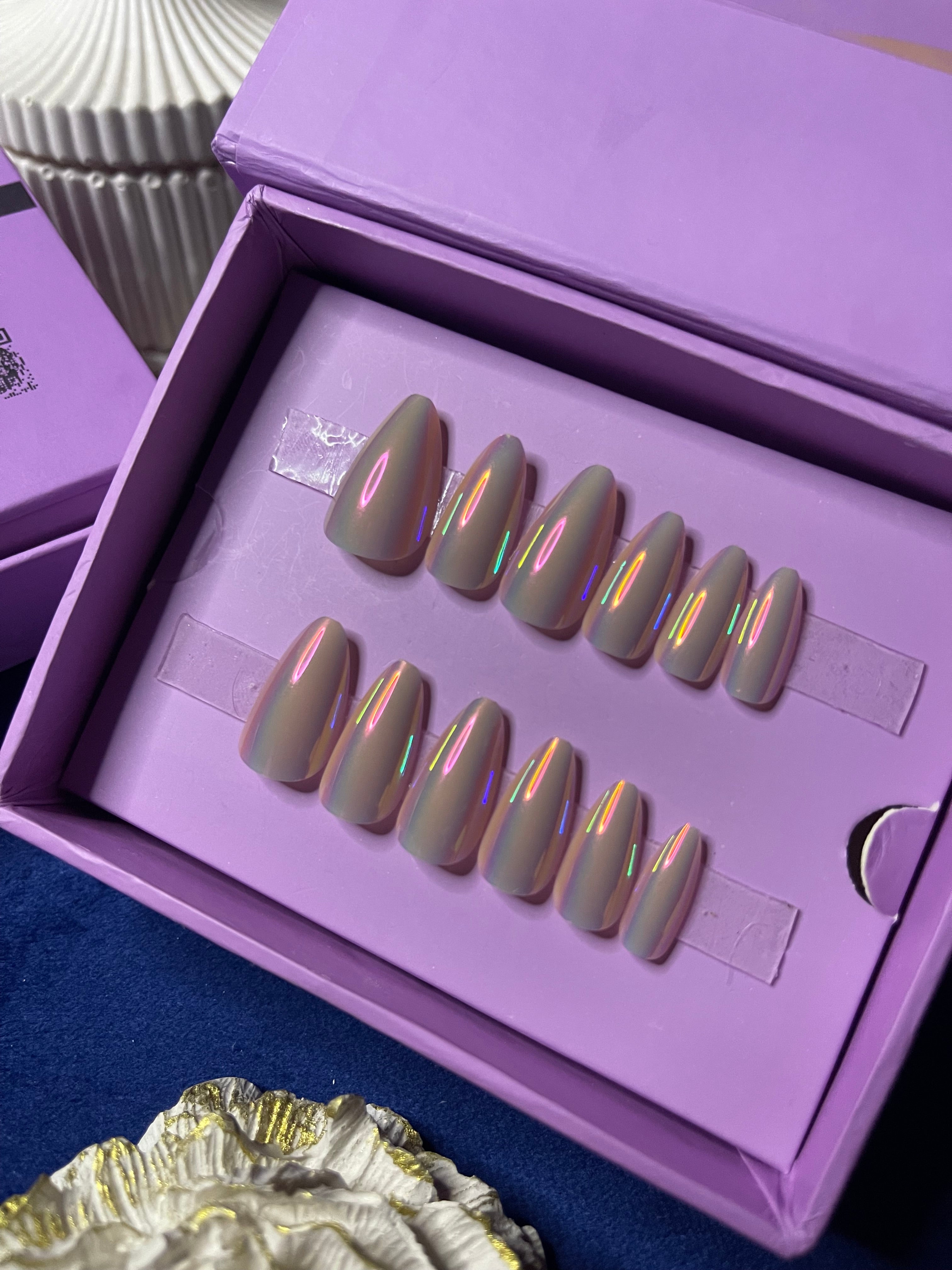 Classic Mirror Inspo - Almond Press Ons