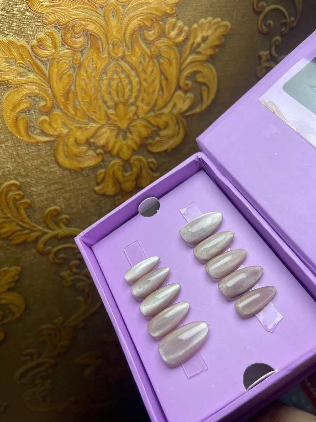 Earthy Cat Eye - Almond Press Ons