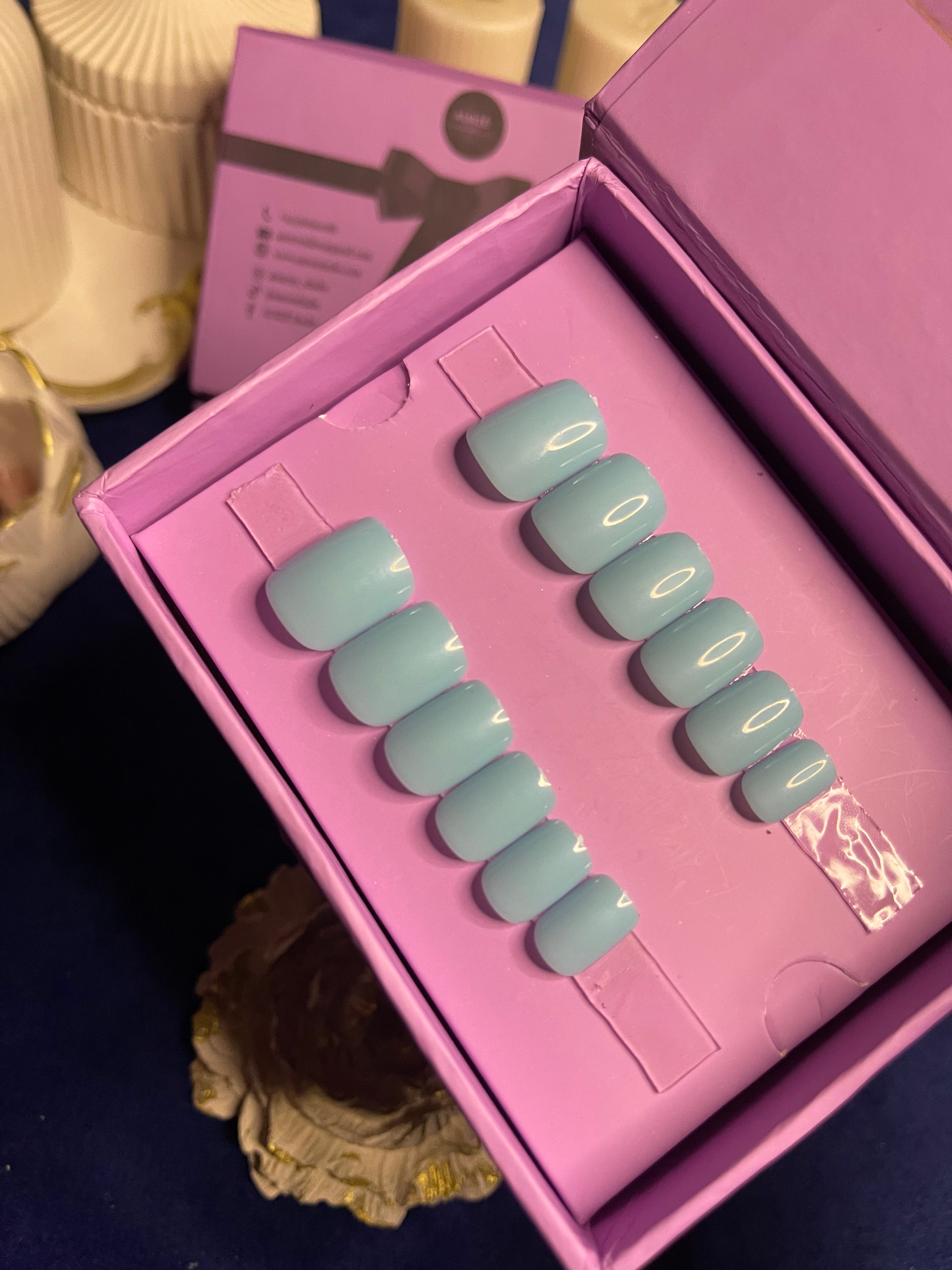 Plain sky blue - Short Square Press Ons