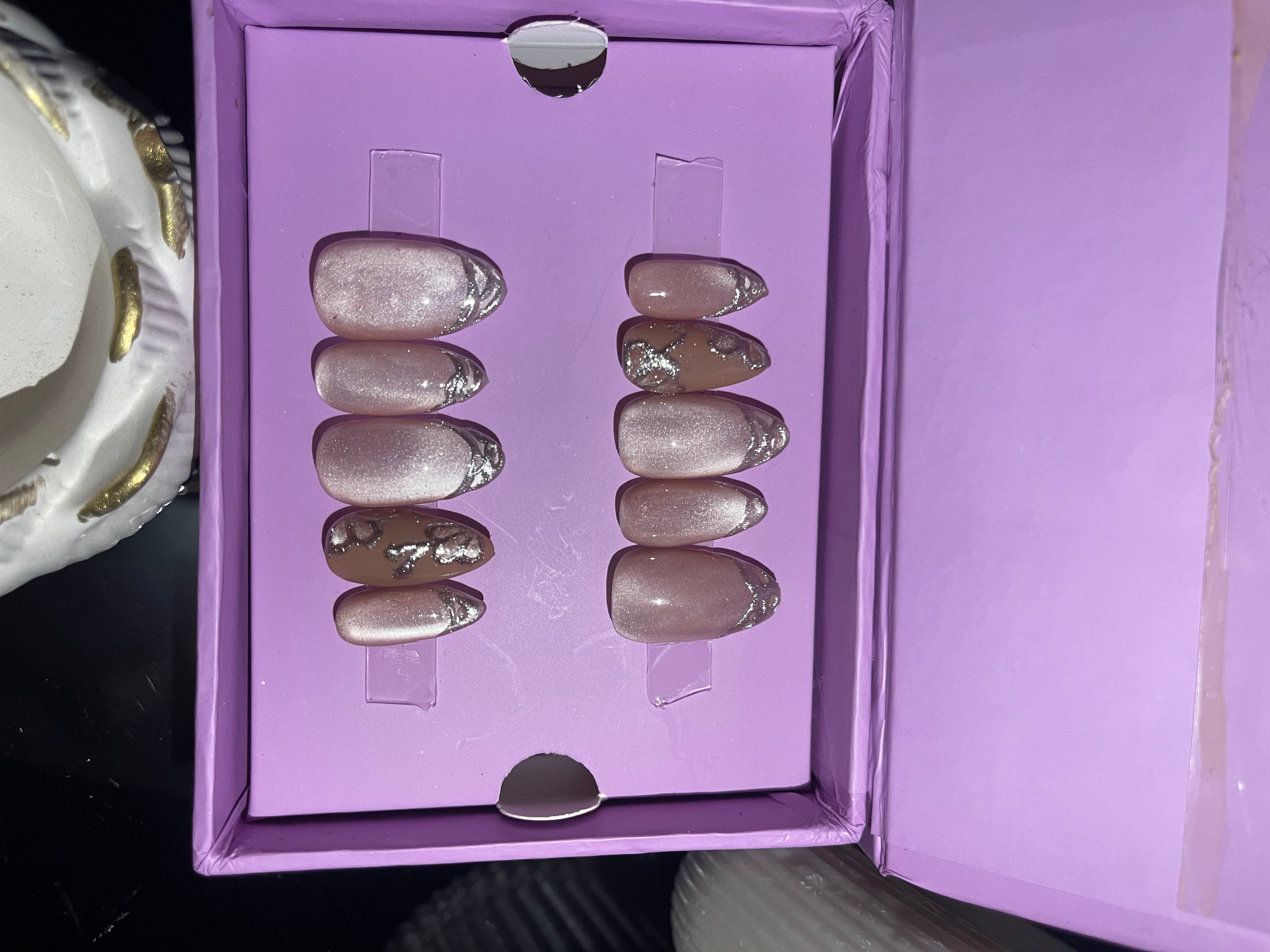 Nude floral chrome - Almond Press Ons