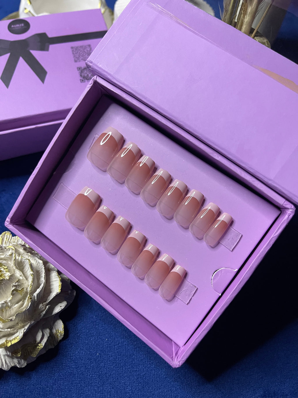 Natural Classic White French- Short Square Press Ons