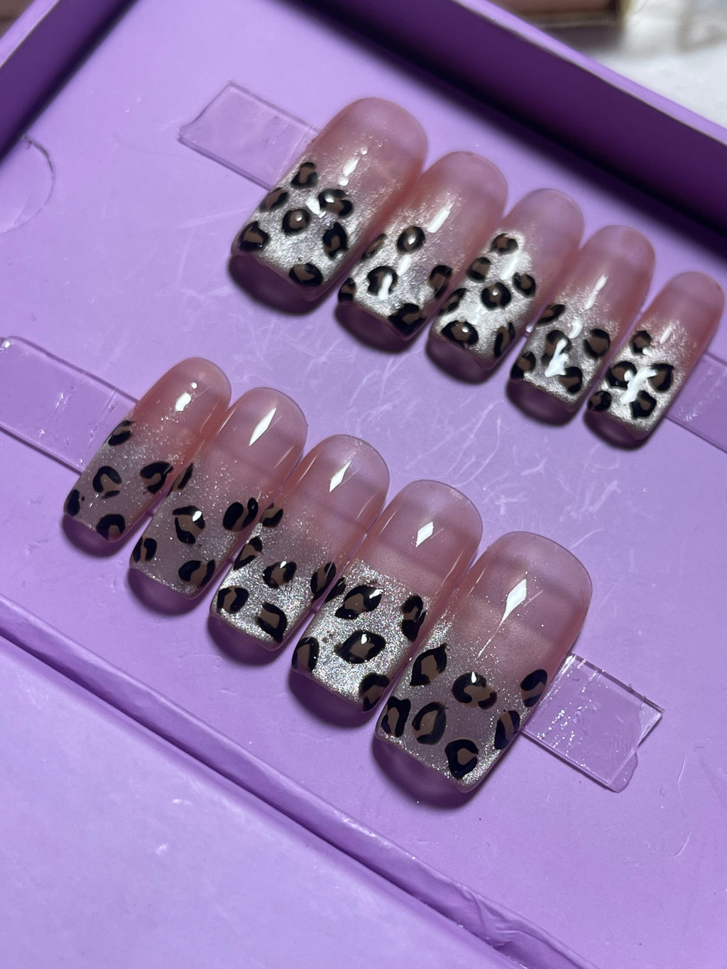 Realistic Leopard cat eye ombre - Medium Square Press Ons