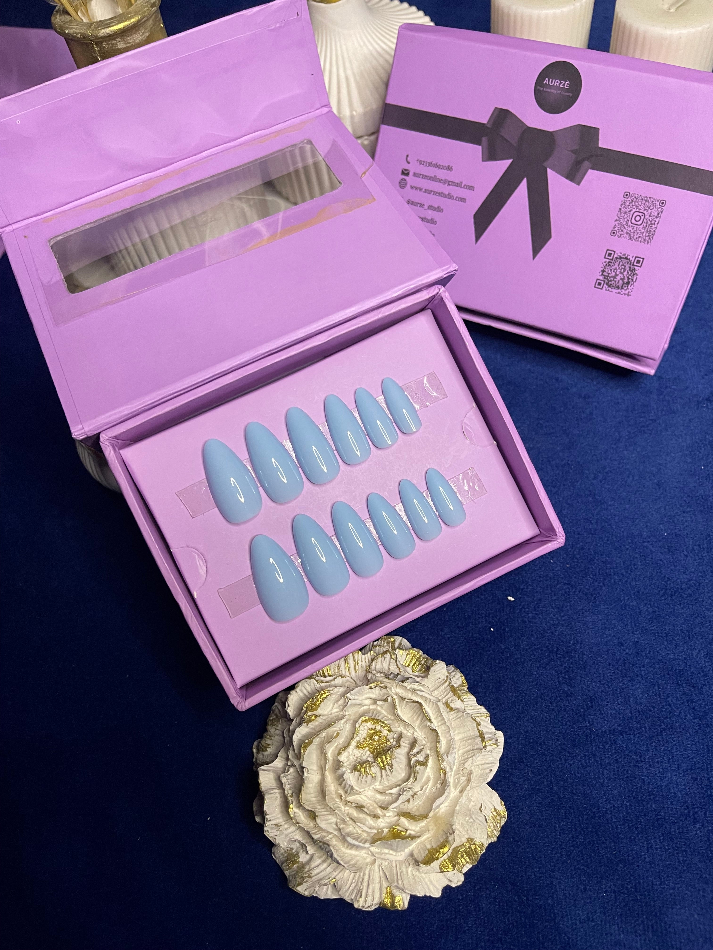 Plain Sky Blue - Almond Press Ons