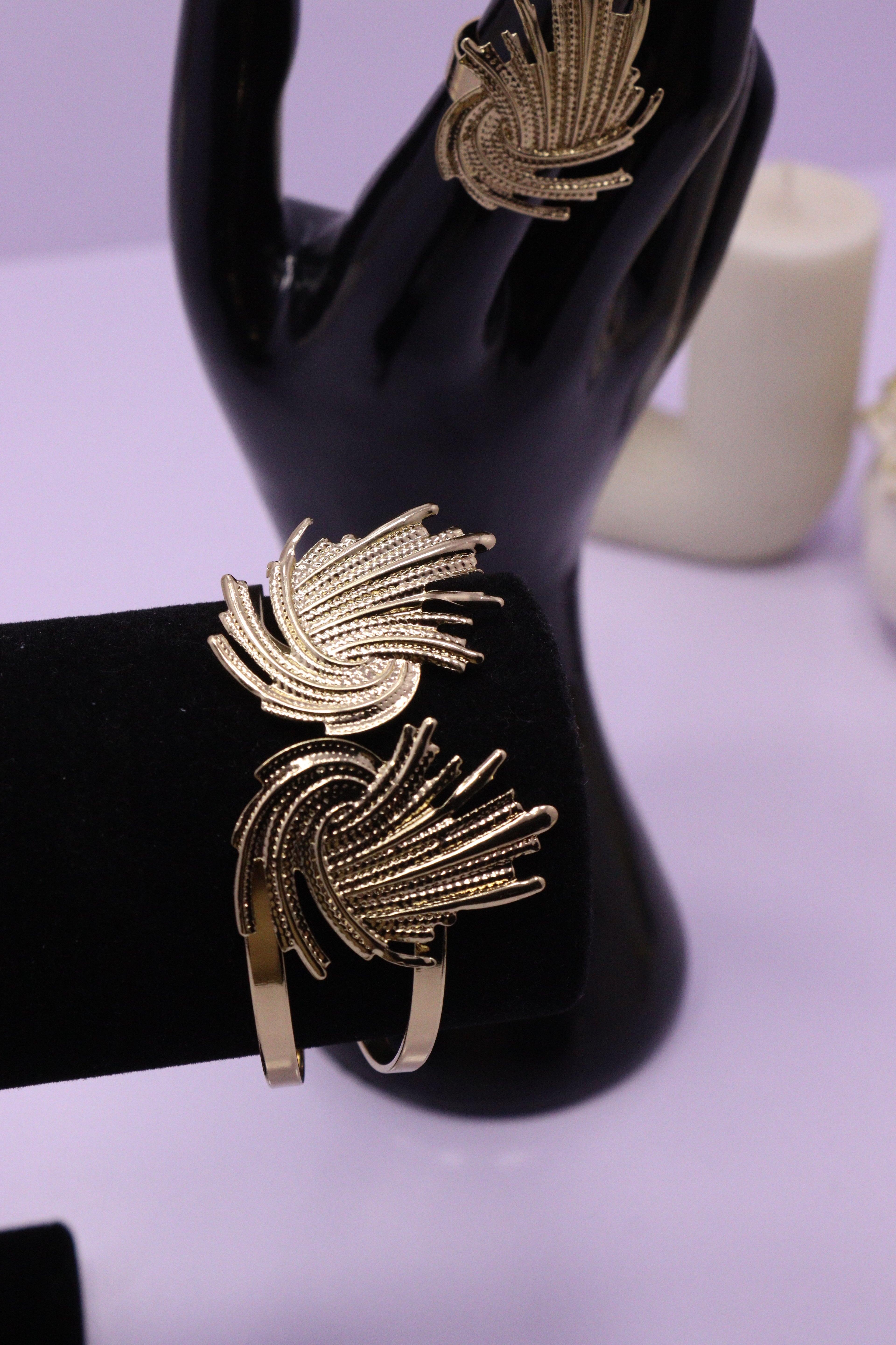 Sleek Wrist Series 0101 - AZ Golden Bangle & Ring Set