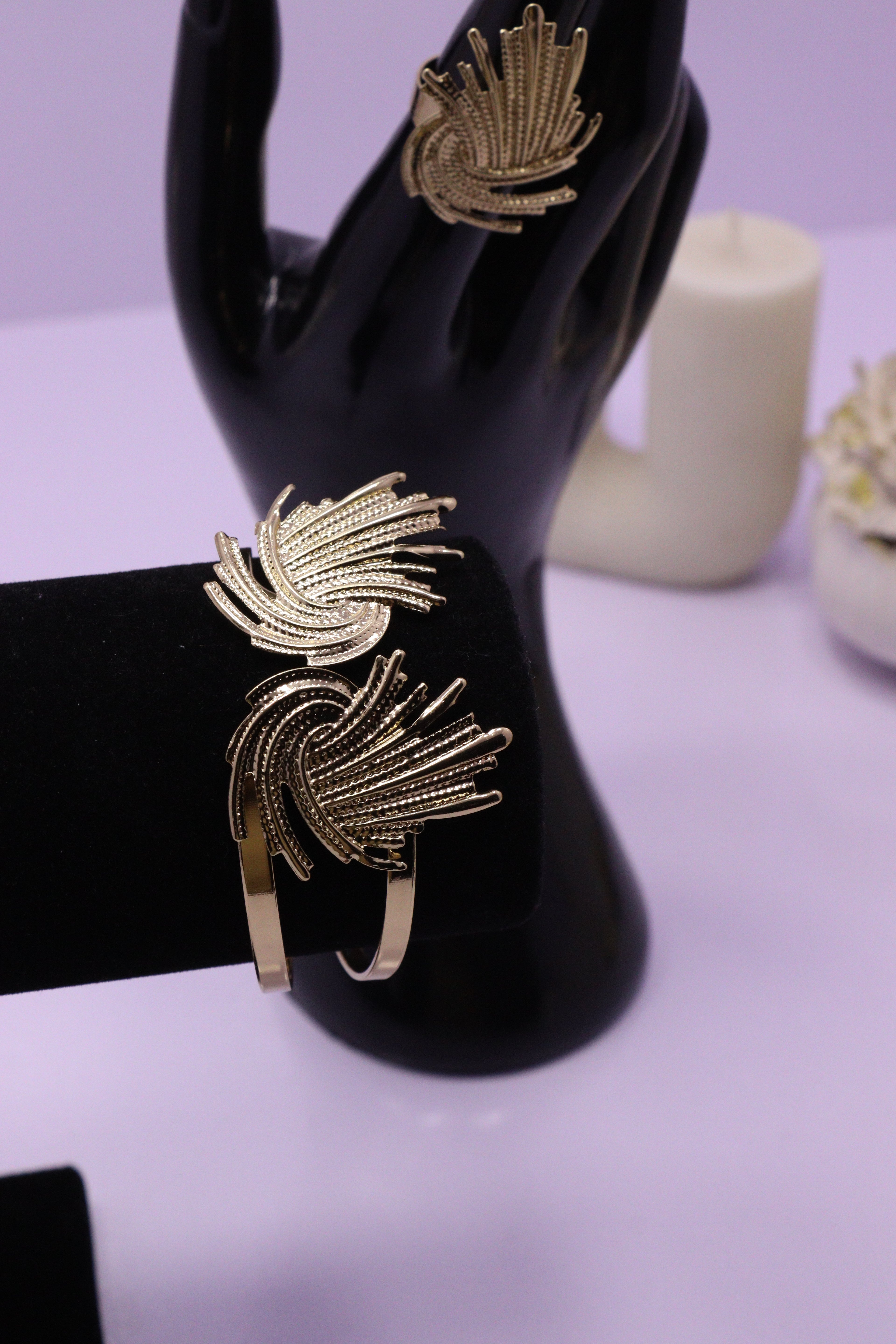 Sleek Wrist Series 0101 - AZ Golden Bangle & Ring Set