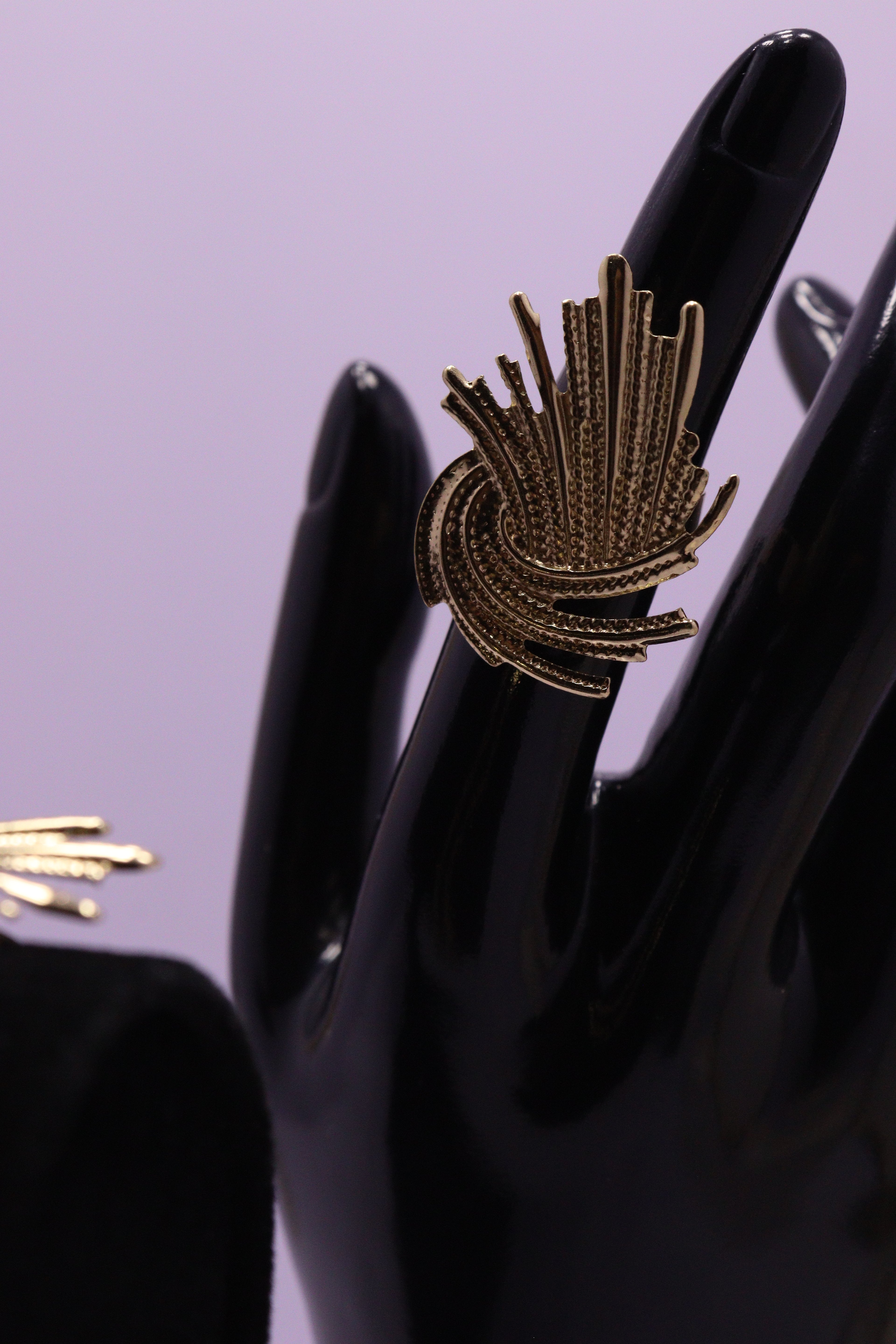 Sleek Wrist Series 0101 - AZ Golden Bangle & Ring Set