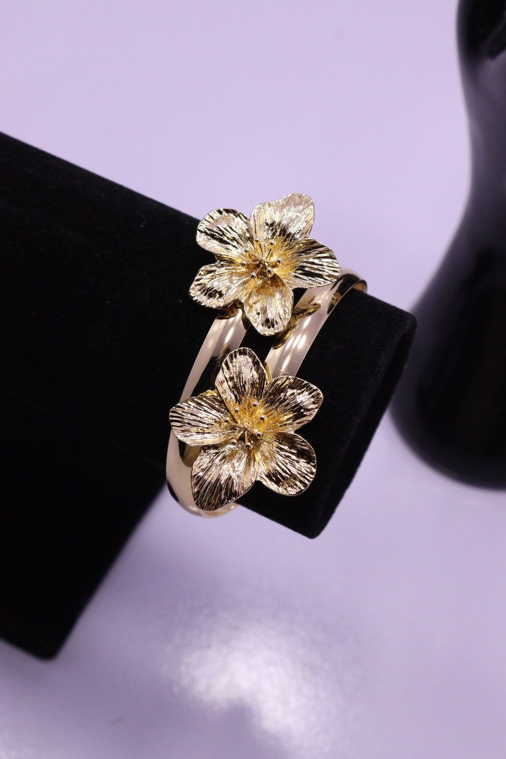 Sleek Wrist Series 0102 - AZ Golden Bangle & Ring Set