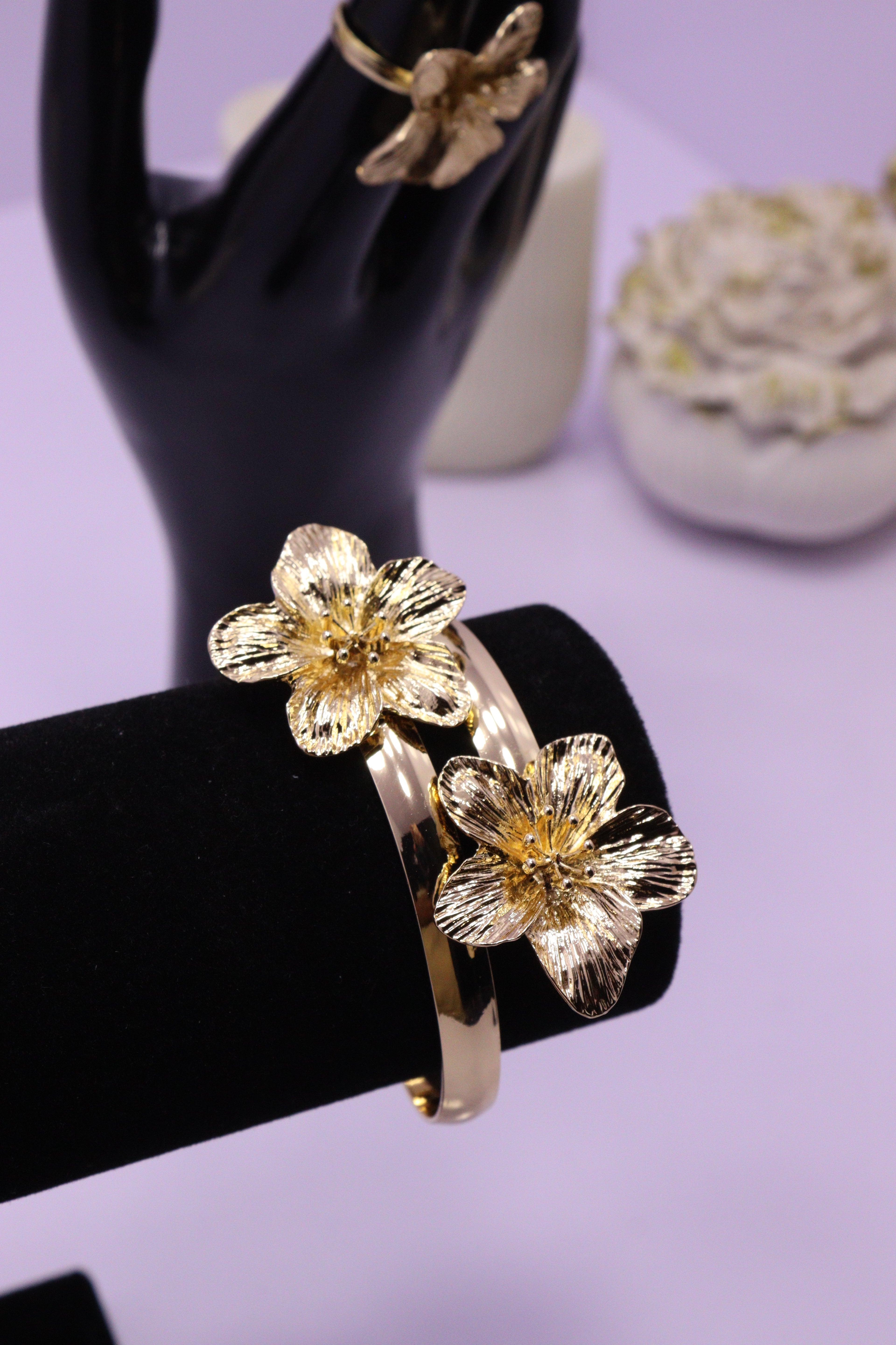 Sleek Wrist Series 0102 - AZ Golden Bangle & Ring Set