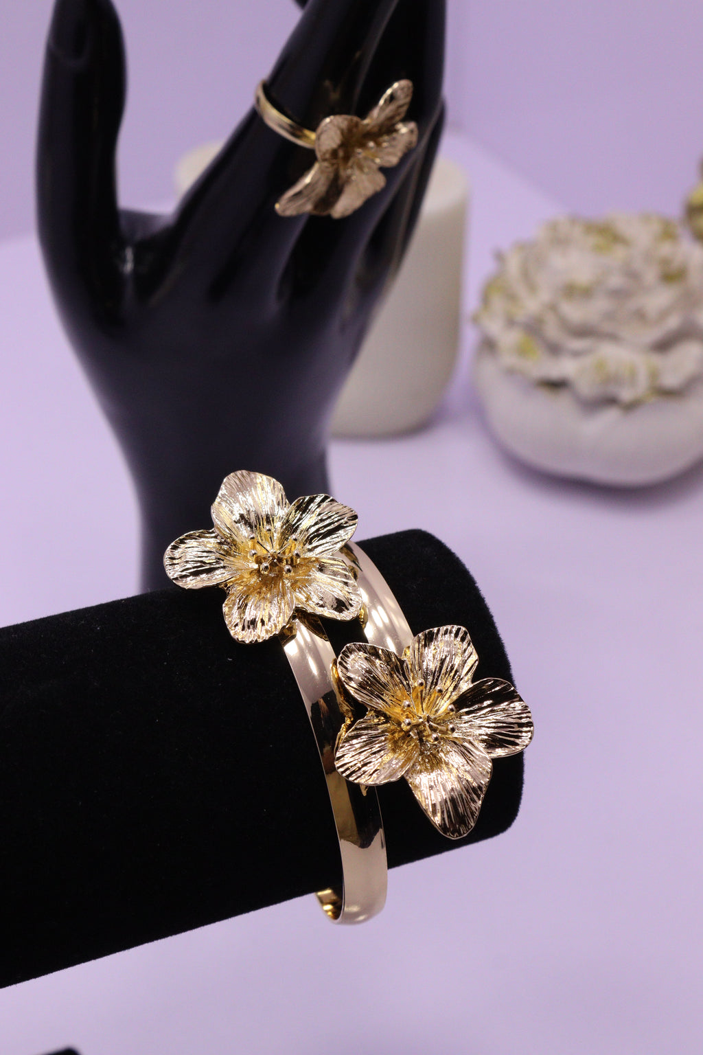 Sleek Wrist Series 0102 - AZ Golden Bangle & Ring Set