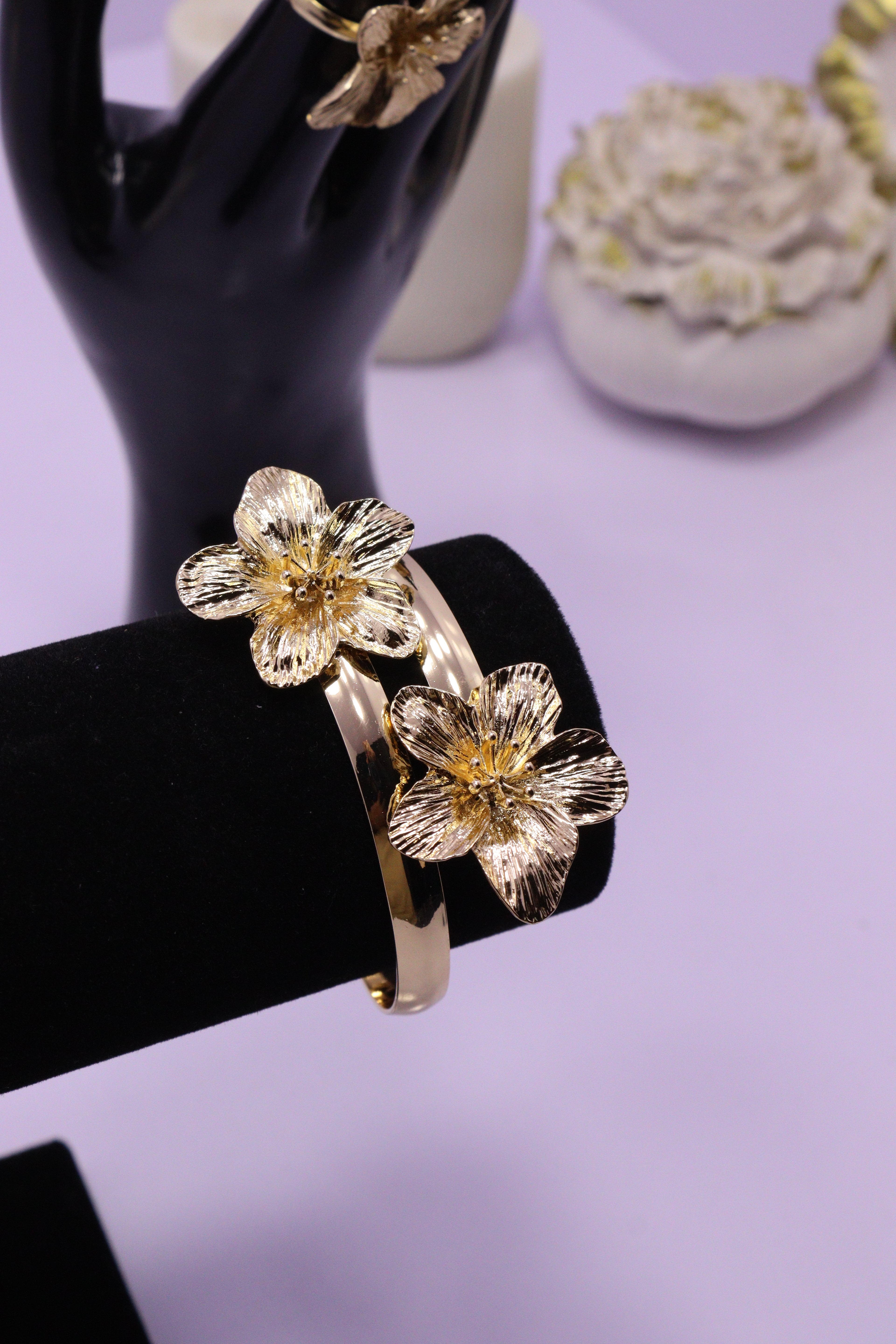 Sleek Wrist Series 0102 - AZ Golden Bangle & Ring Set