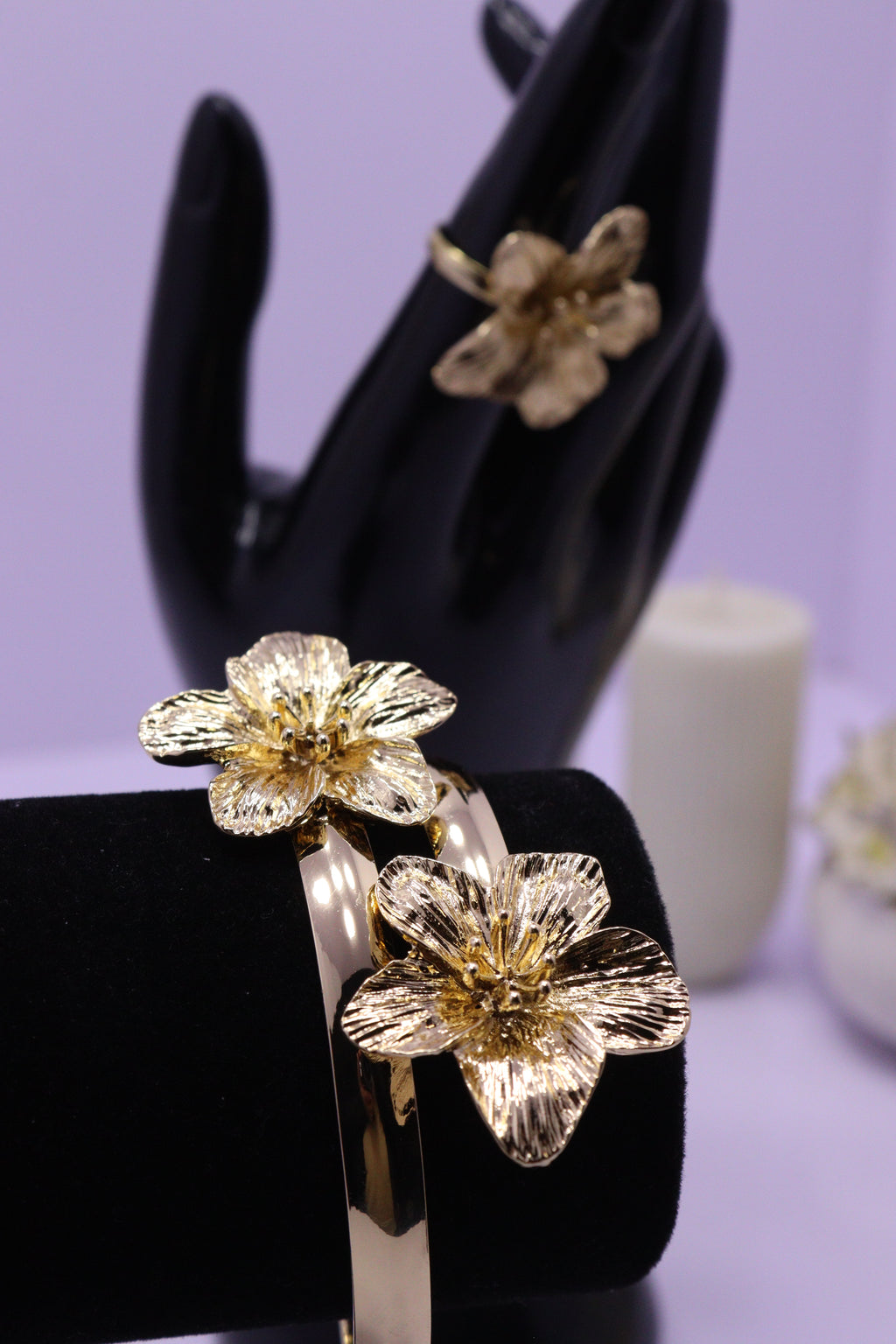 Sleek Wrist Series 0102 - AZ Golden Bangle & Ring Set