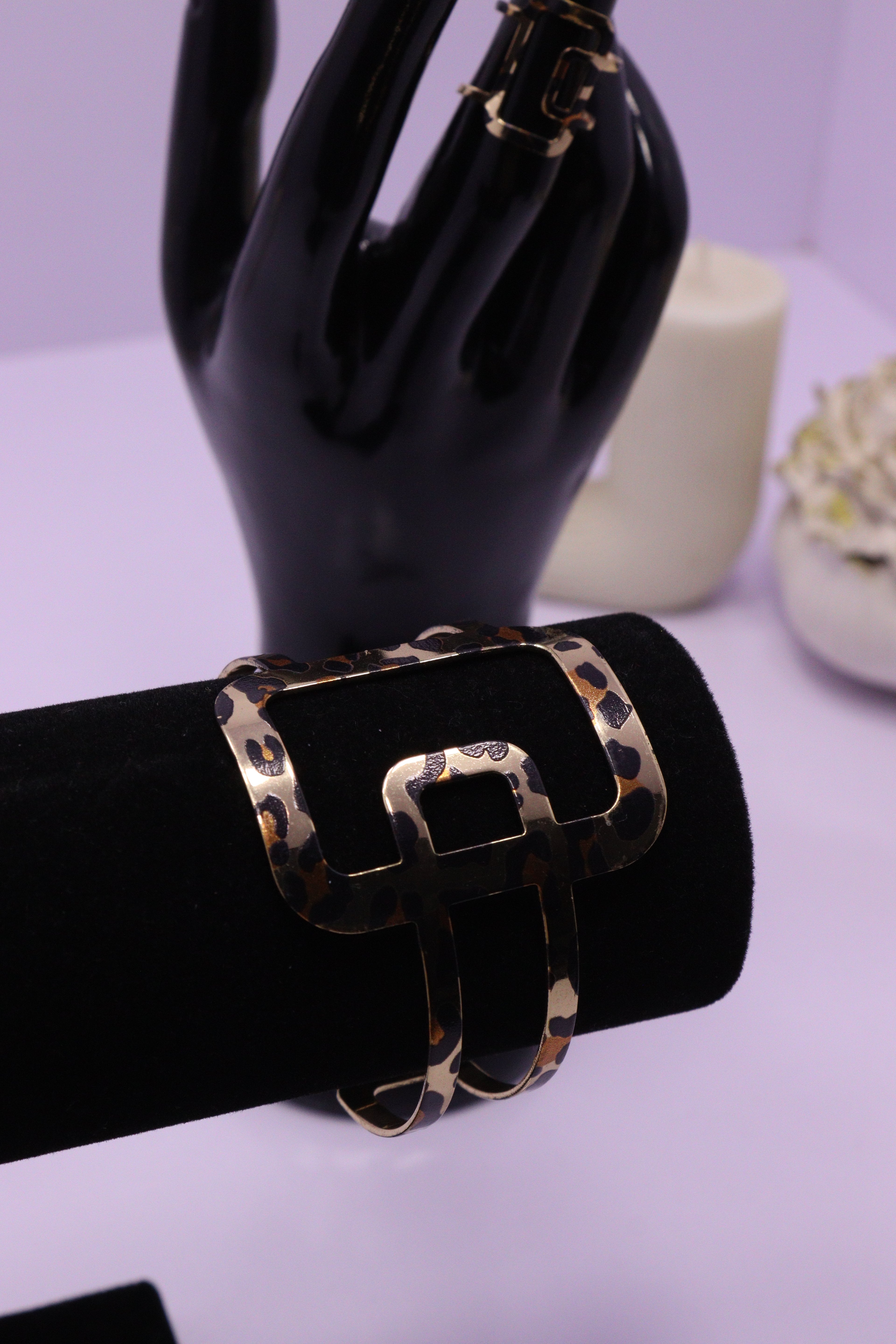 Sleek Wrist Series 0103 - AZ Golden Bangle & Ring Set