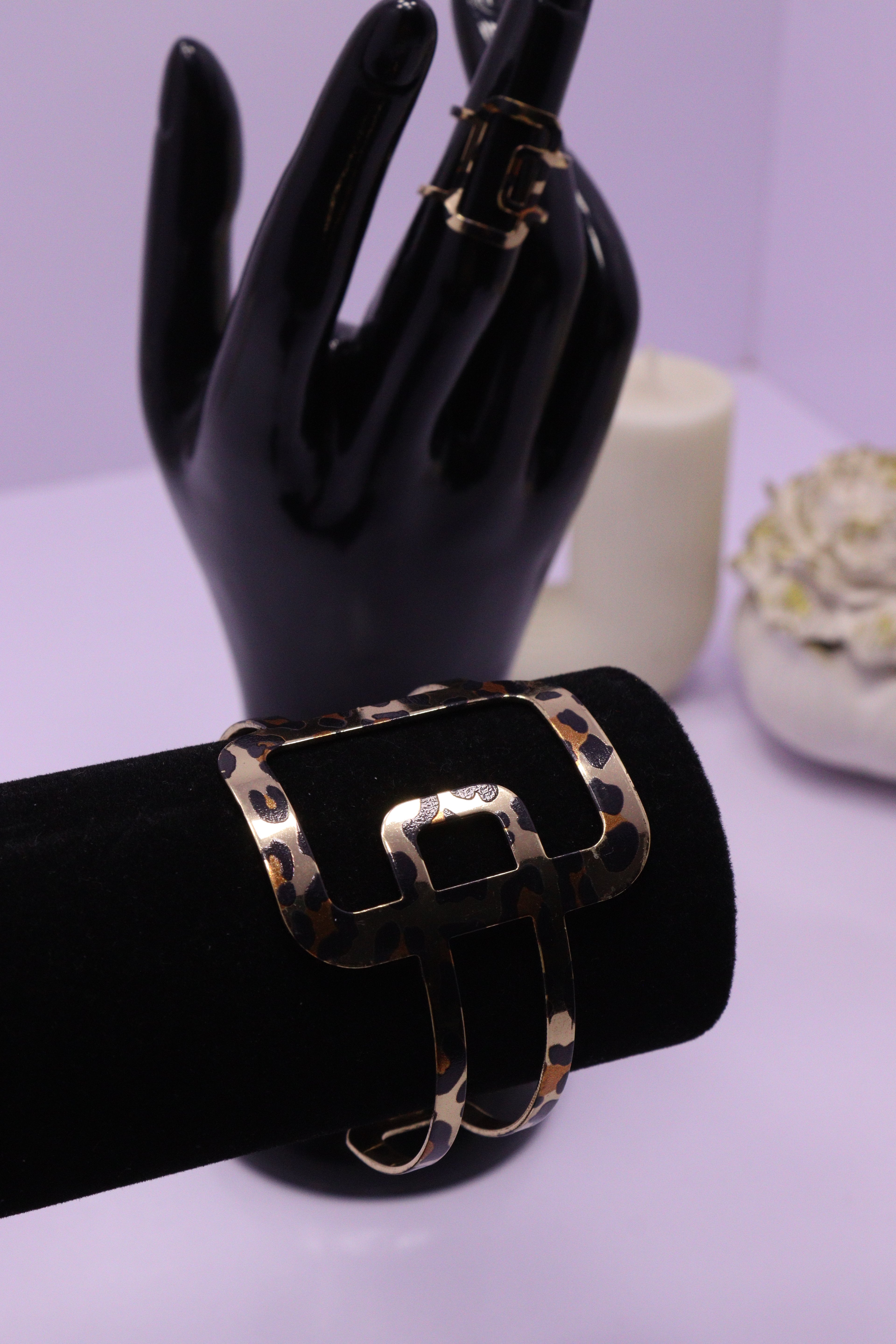 Sleek Wrist Series 0103 - AZ Golden Bangle & Ring Set