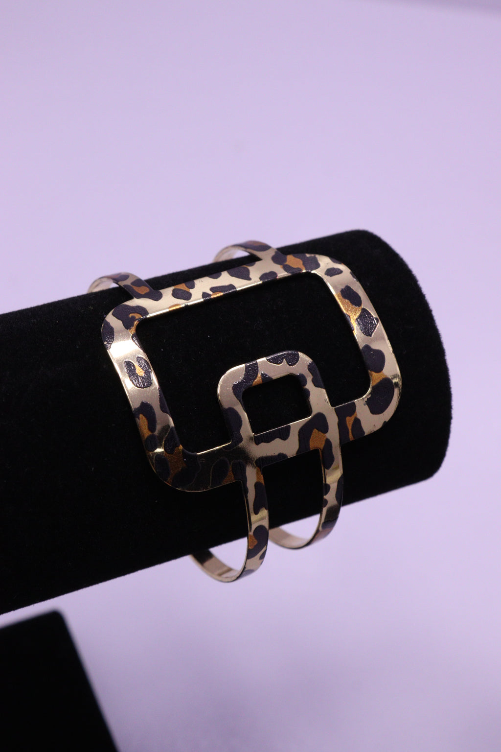 Sleek Wrist Series 0103 - AZ Golden Bangle & Ring Set