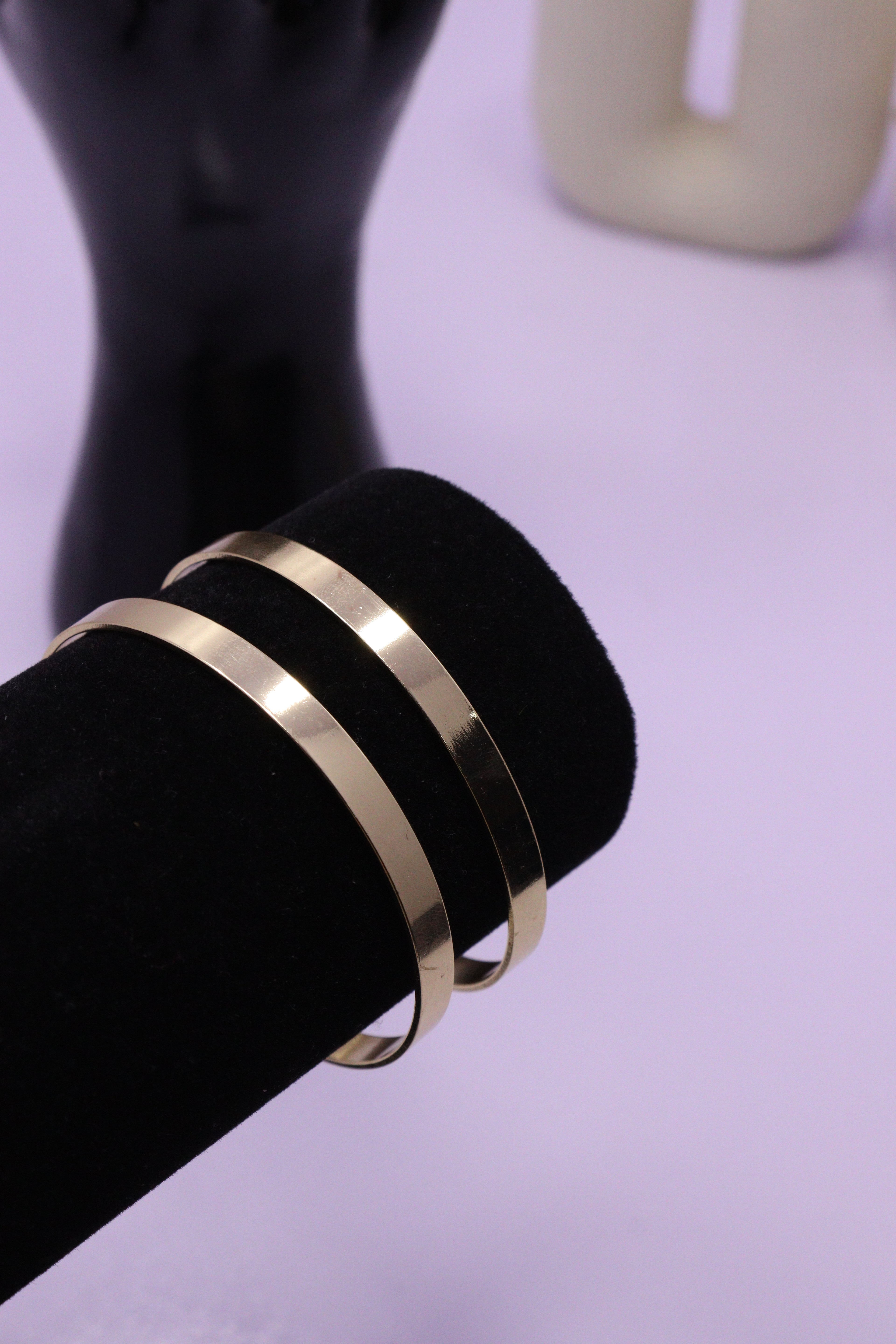 Sleek Wrist Series 0105 - AZ Golden Bangle