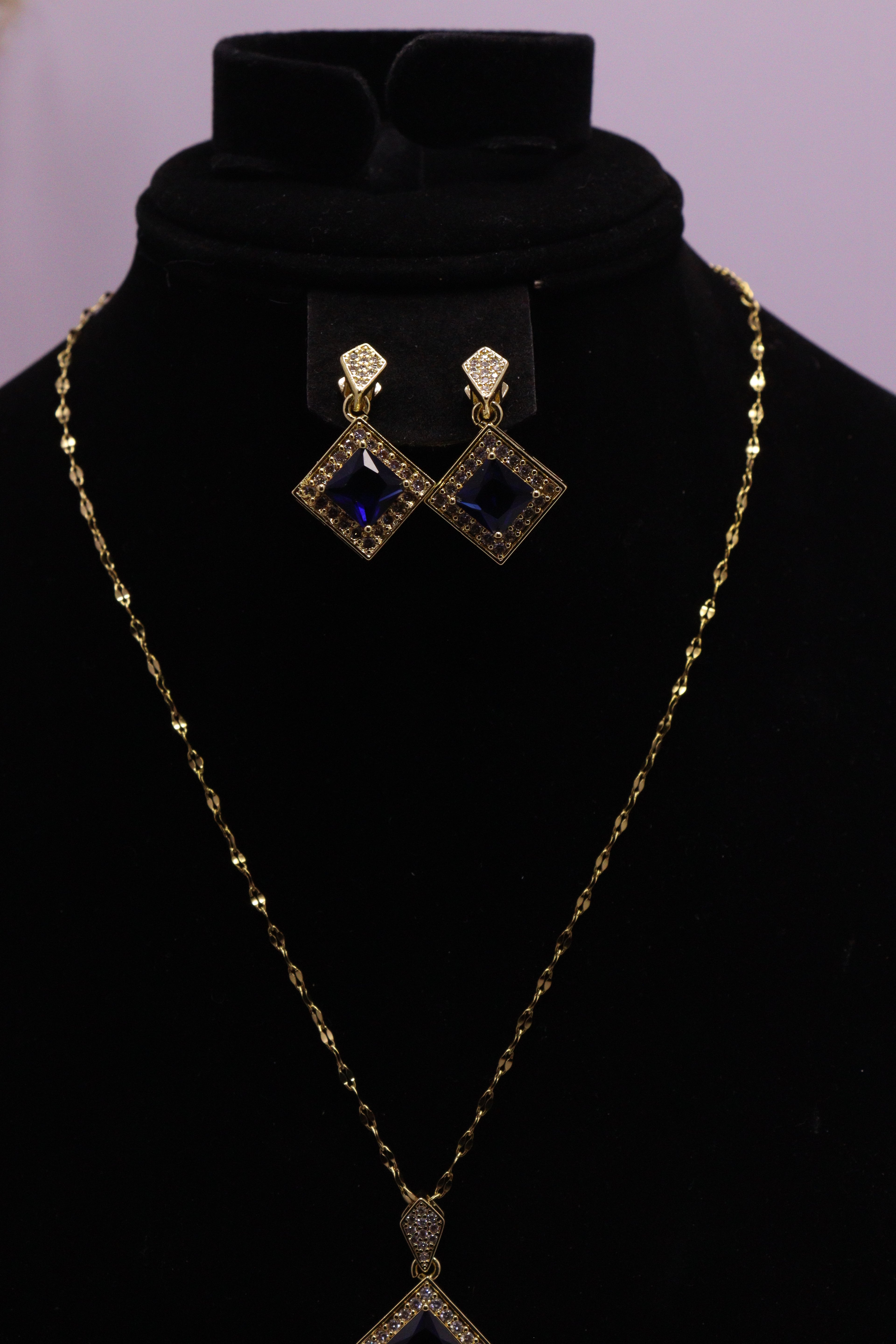 Diva Statement Sets Series 0011 - AZ Golden Set