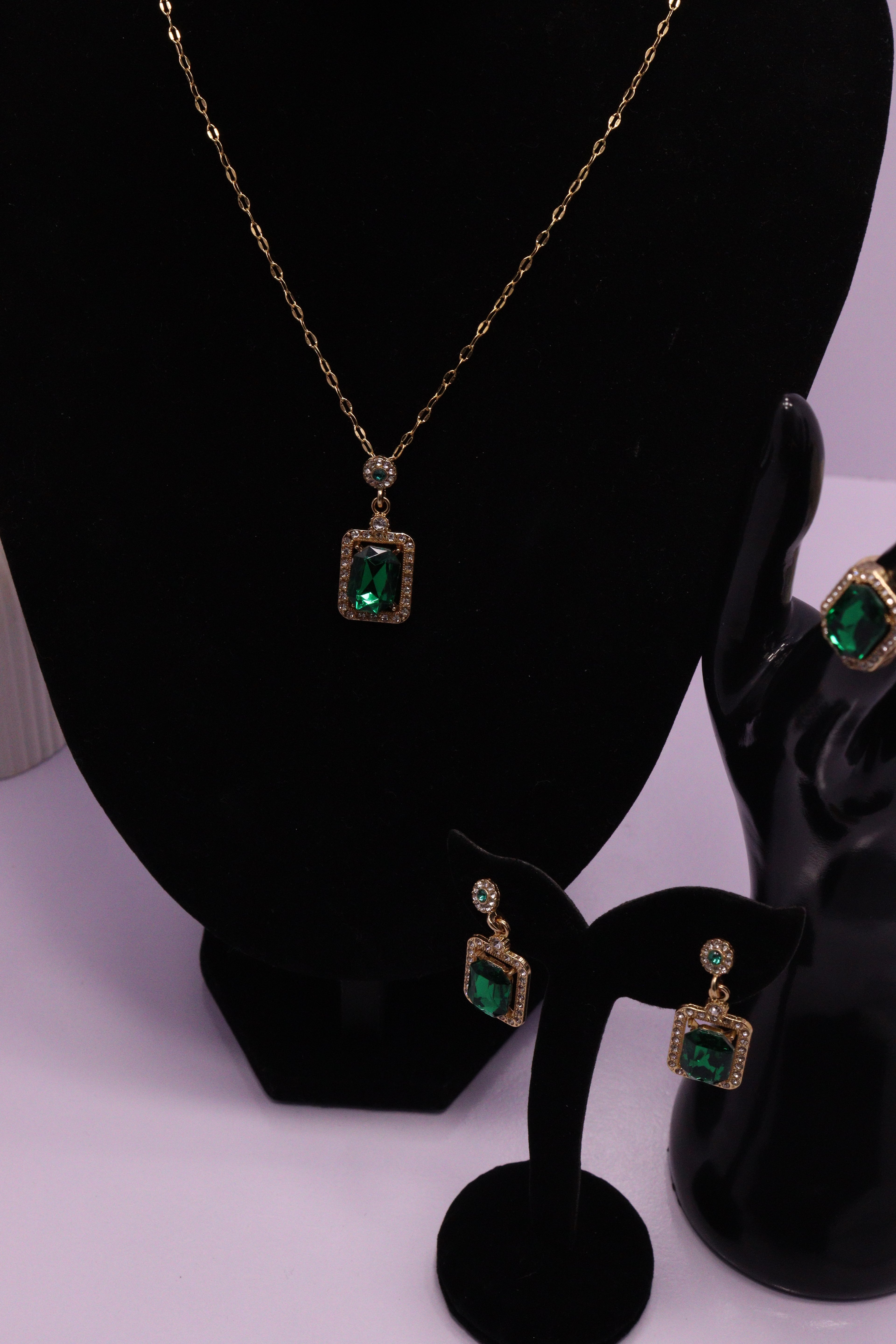 Diva Statement Sets Series 0023 - AZ Golden Set