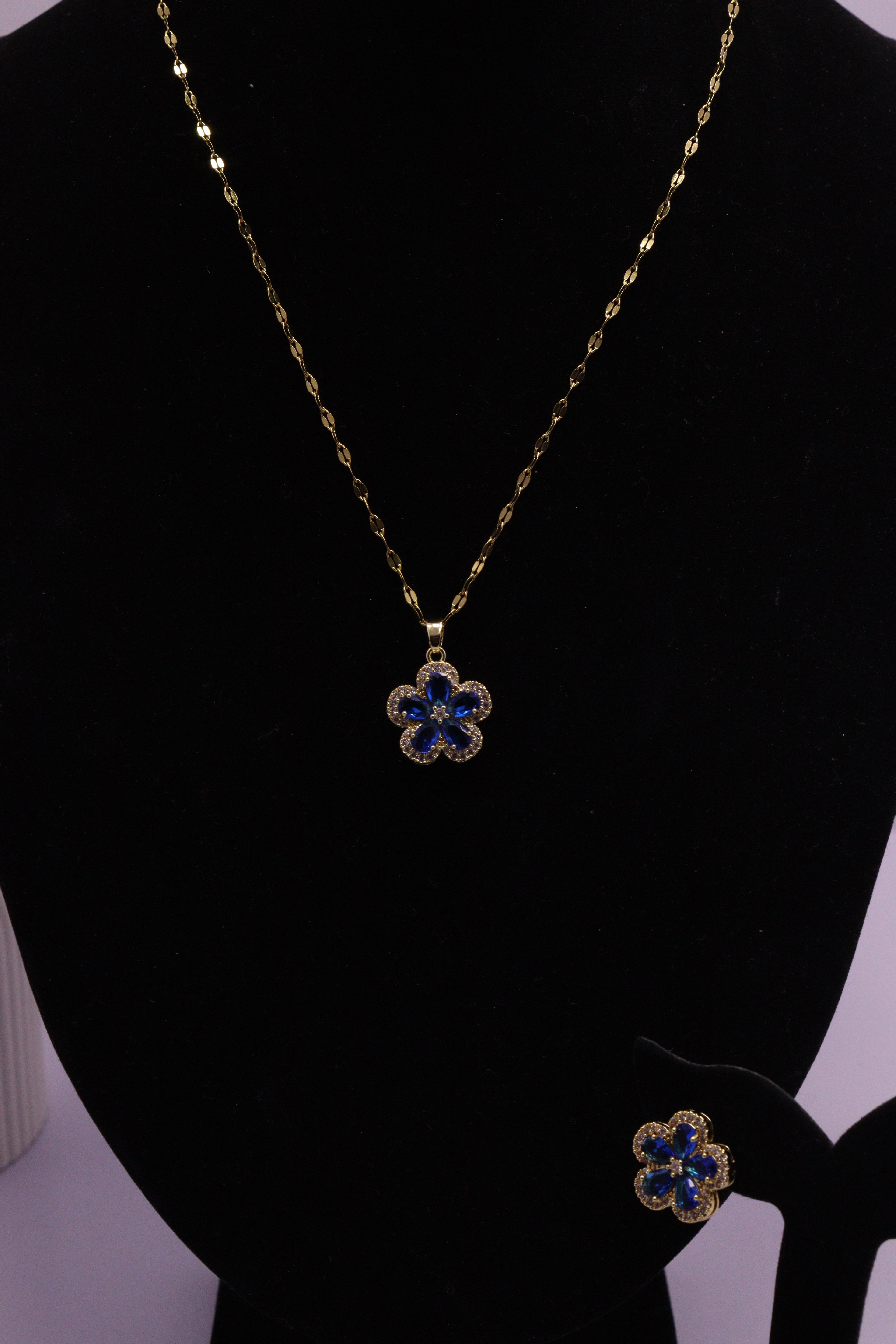 Diva Statement Sets Series 0032 - AZ Golden Set