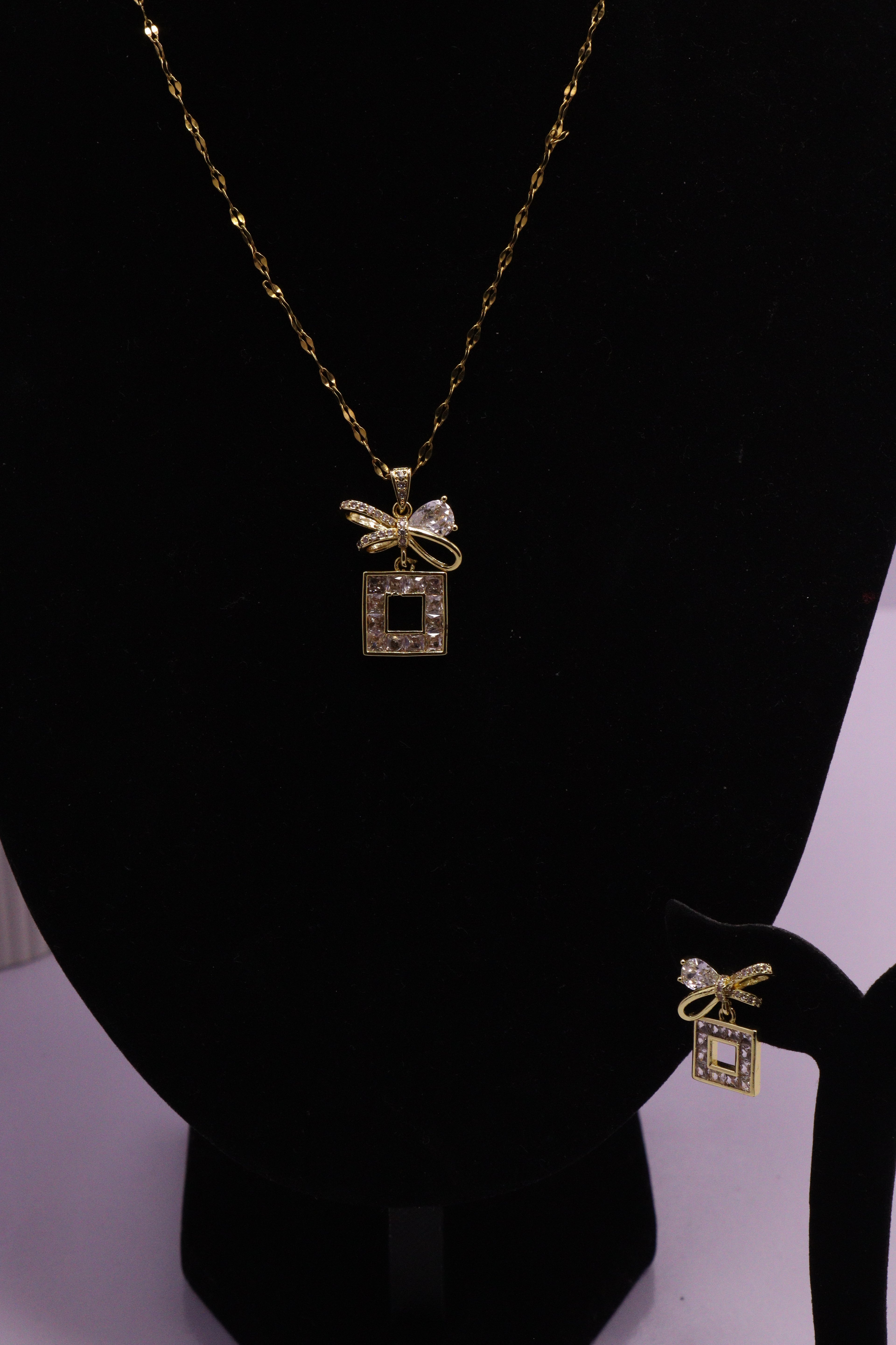 Diva Statement Sets Series 0034 - AZ Golden Set