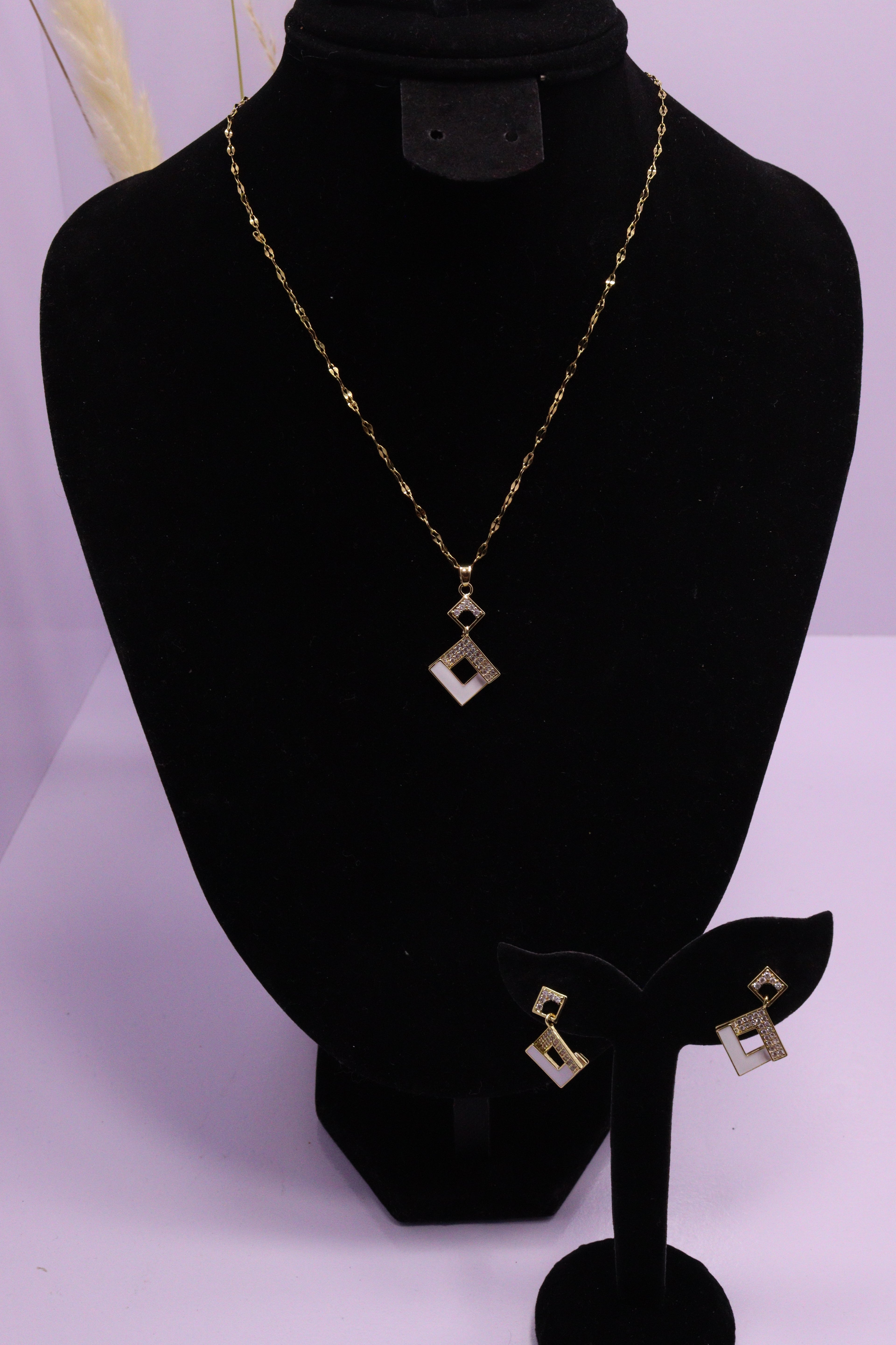 Diva Statement Sets Series 0097 - AZ Golden Set